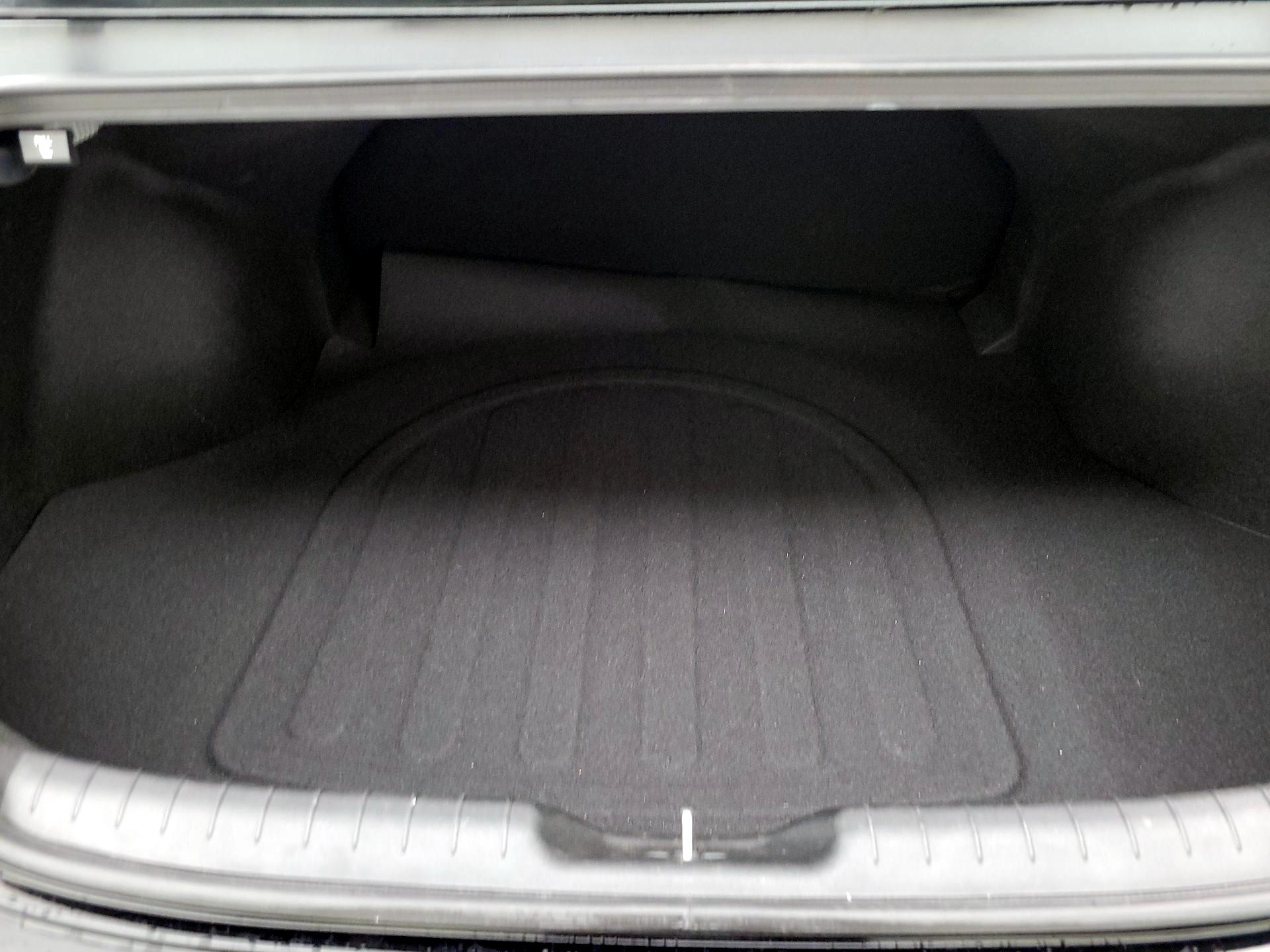 Thumbnail: 2024 Hyundai Elantra - 18