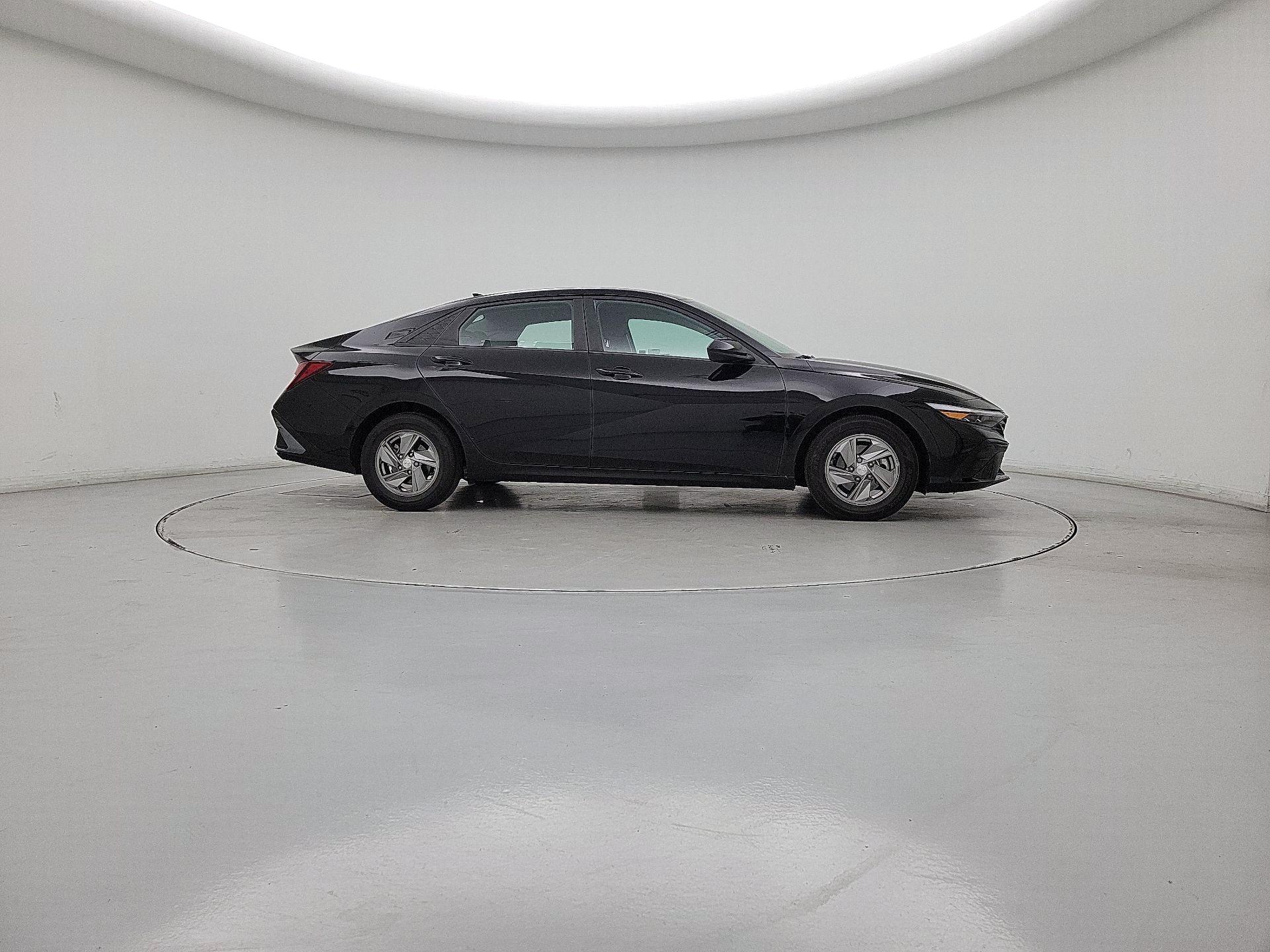 Thumbnail: 2024 Hyundai Elantra - 4