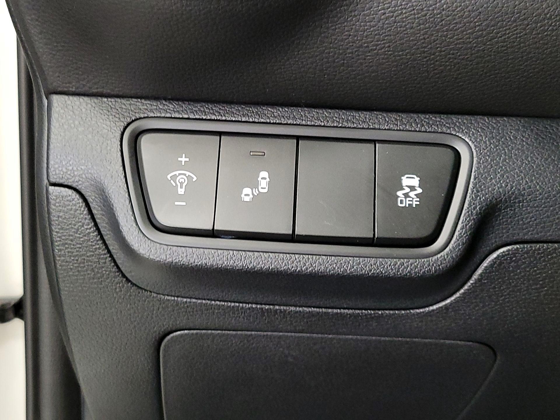 Thumbnail: 2023 Kia Forte - 13