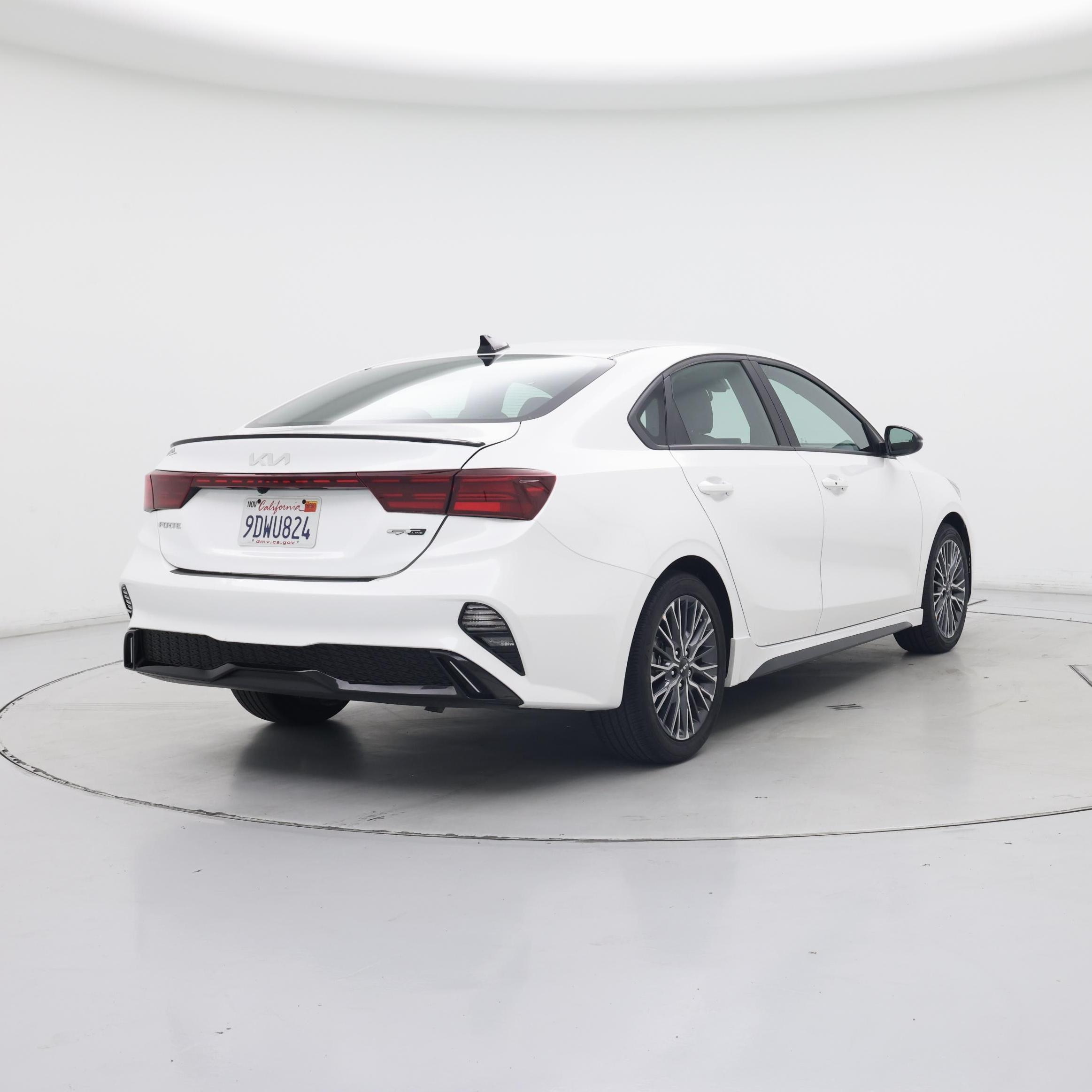 Thumbnail: 2023 Kia Forte - 8