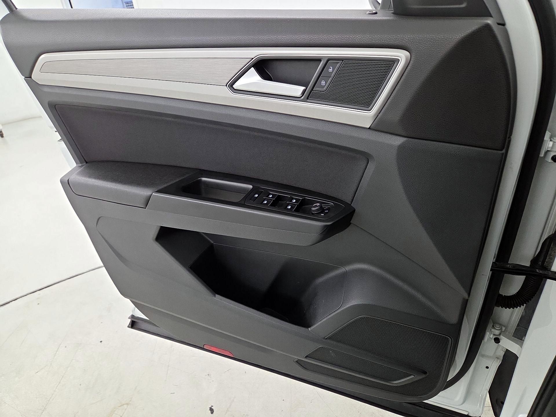 Thumbnail: 2018 Volkswagen Atlas - 12