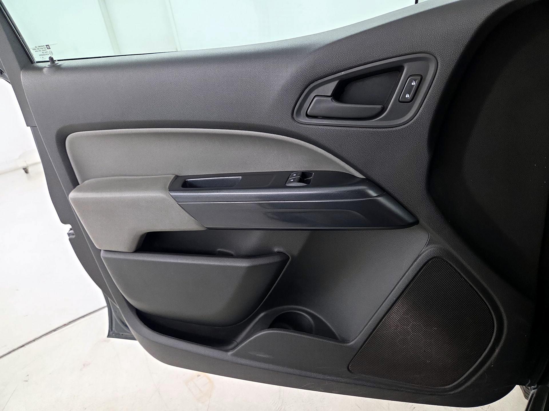 Thumbnail: 2017 Chevrolet Colorado - 12