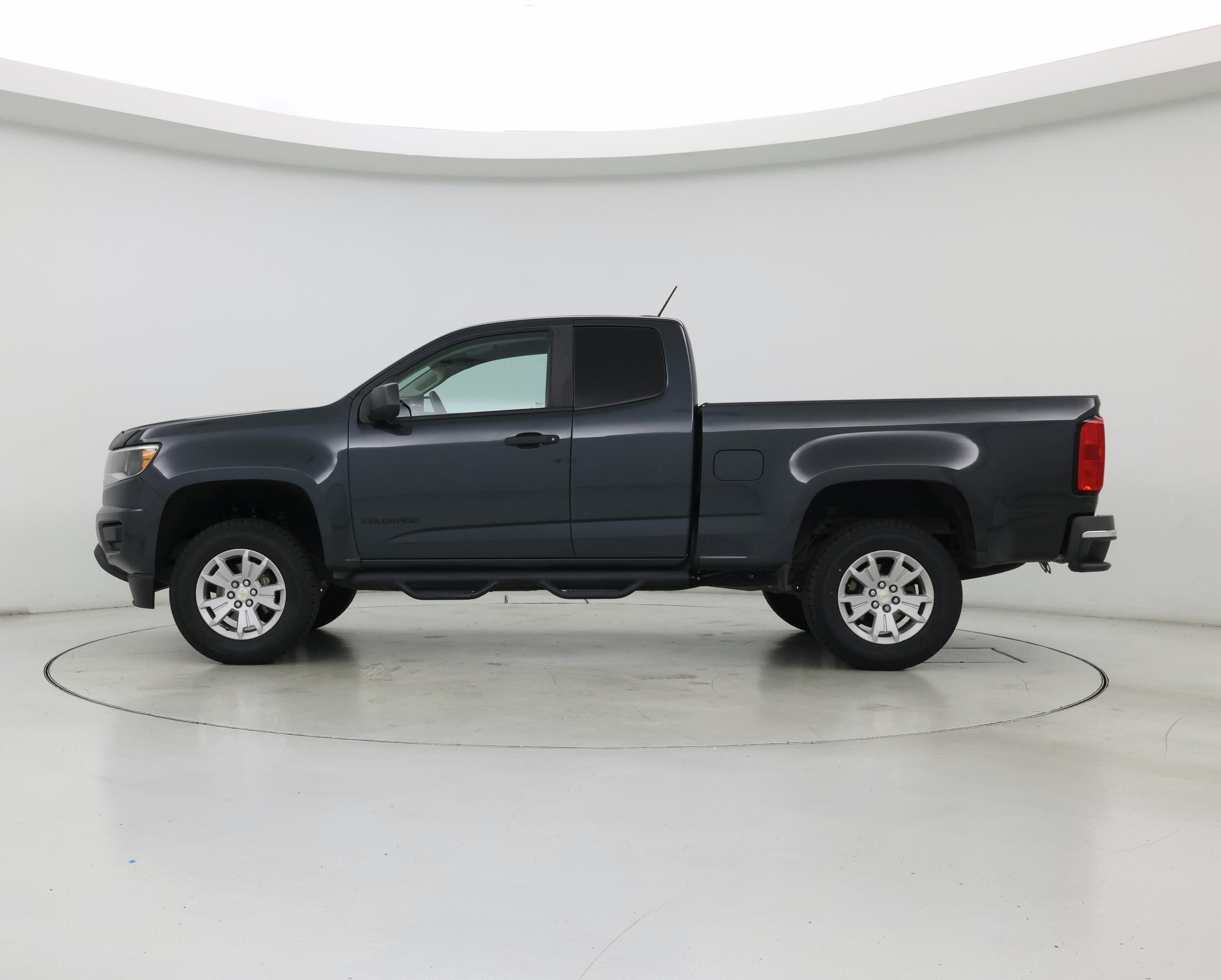 Thumbnail: 2017 Chevrolet Colorado - 3
