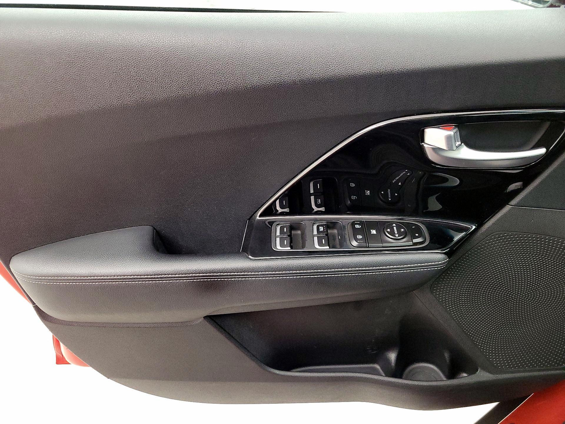 Thumbnail: 2022 Kia Niro - 10