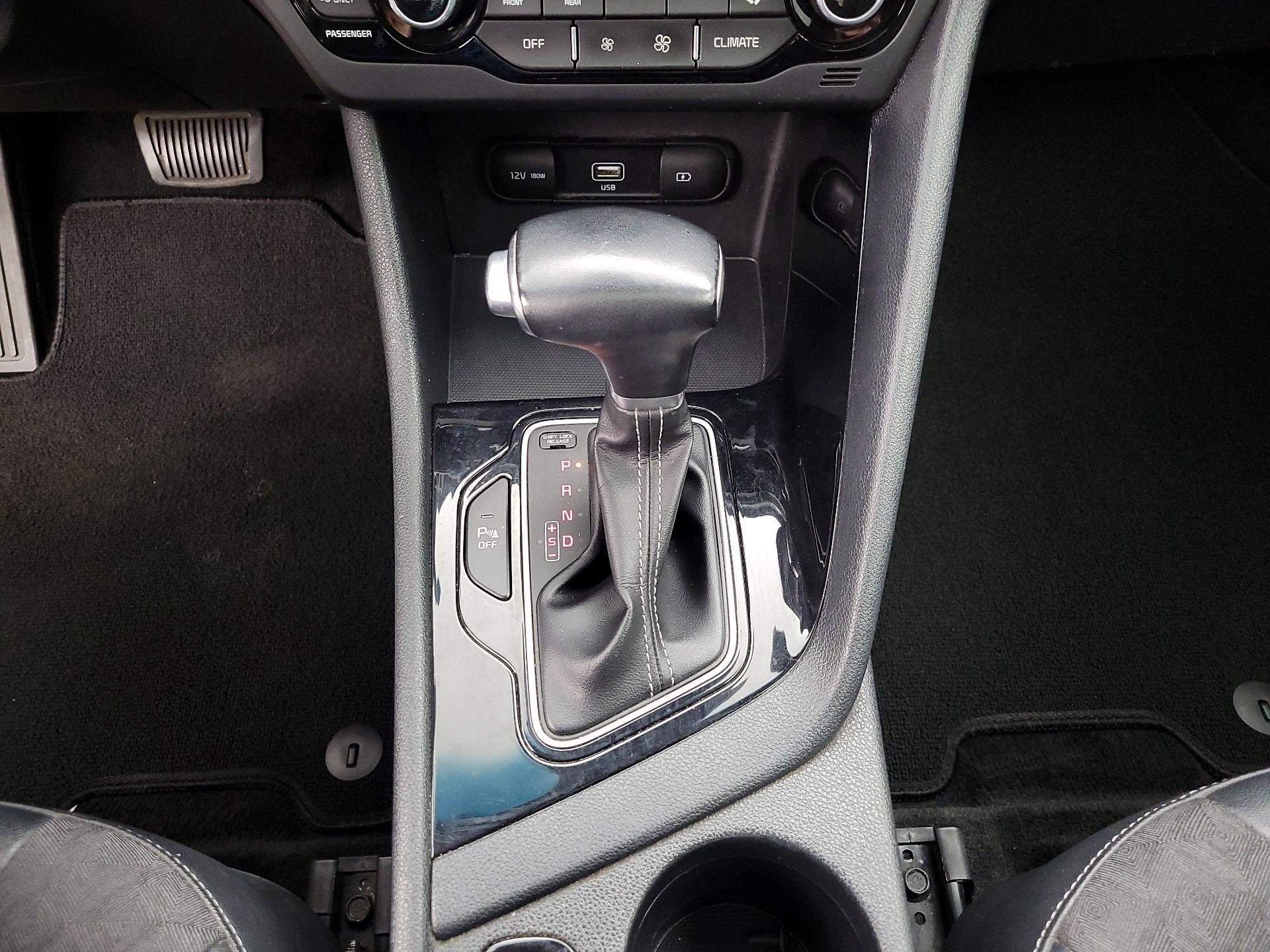 Thumbnail: 2022 Kia Niro - 15