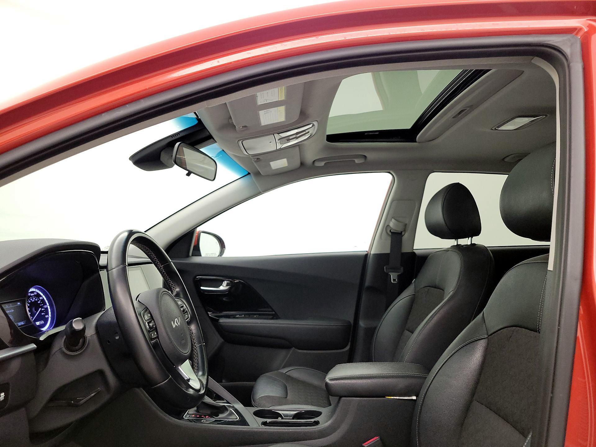 Thumbnail: 2022 Kia Niro - 17