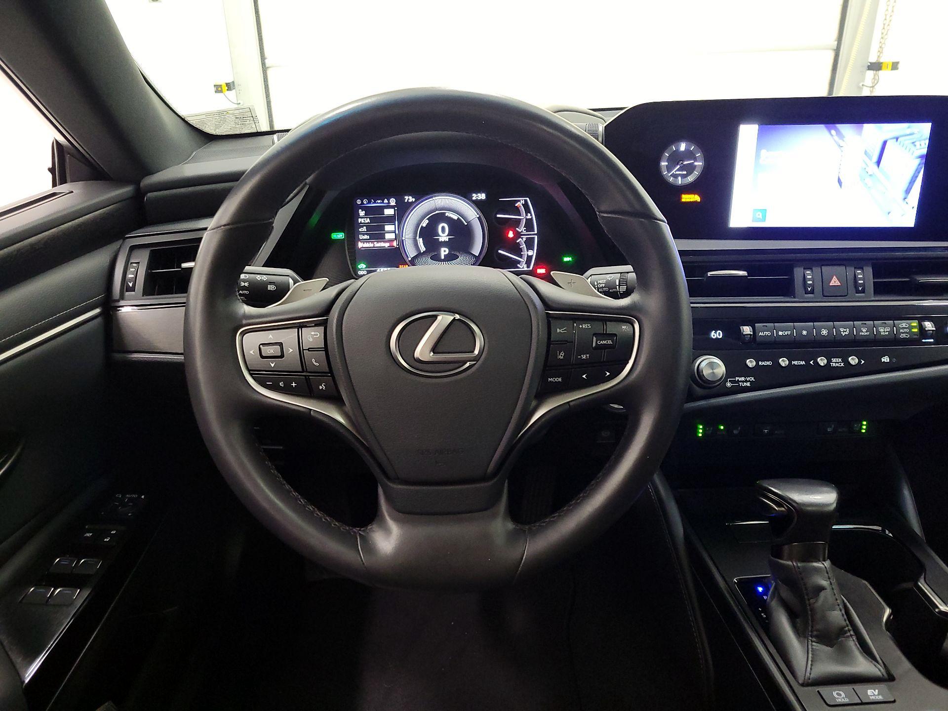 Thumbnail: 2024 Lexus ES - 10