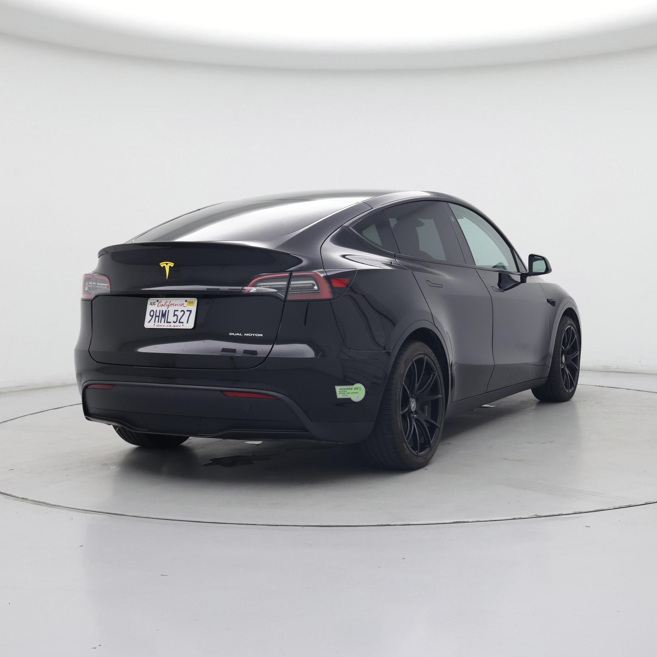 Thumbnail: 2023 Tesla Model Y - 8