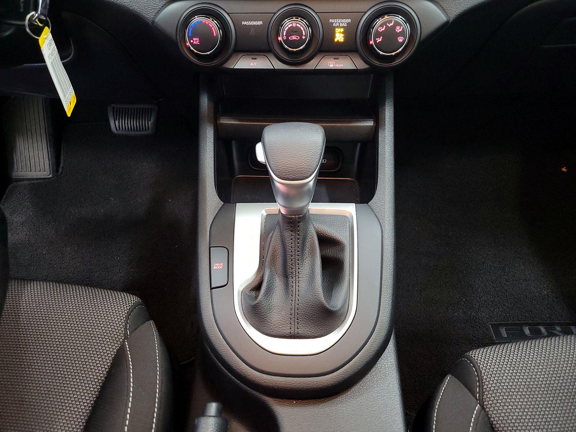 Thumbnail: 2024 Kia Forte - 17