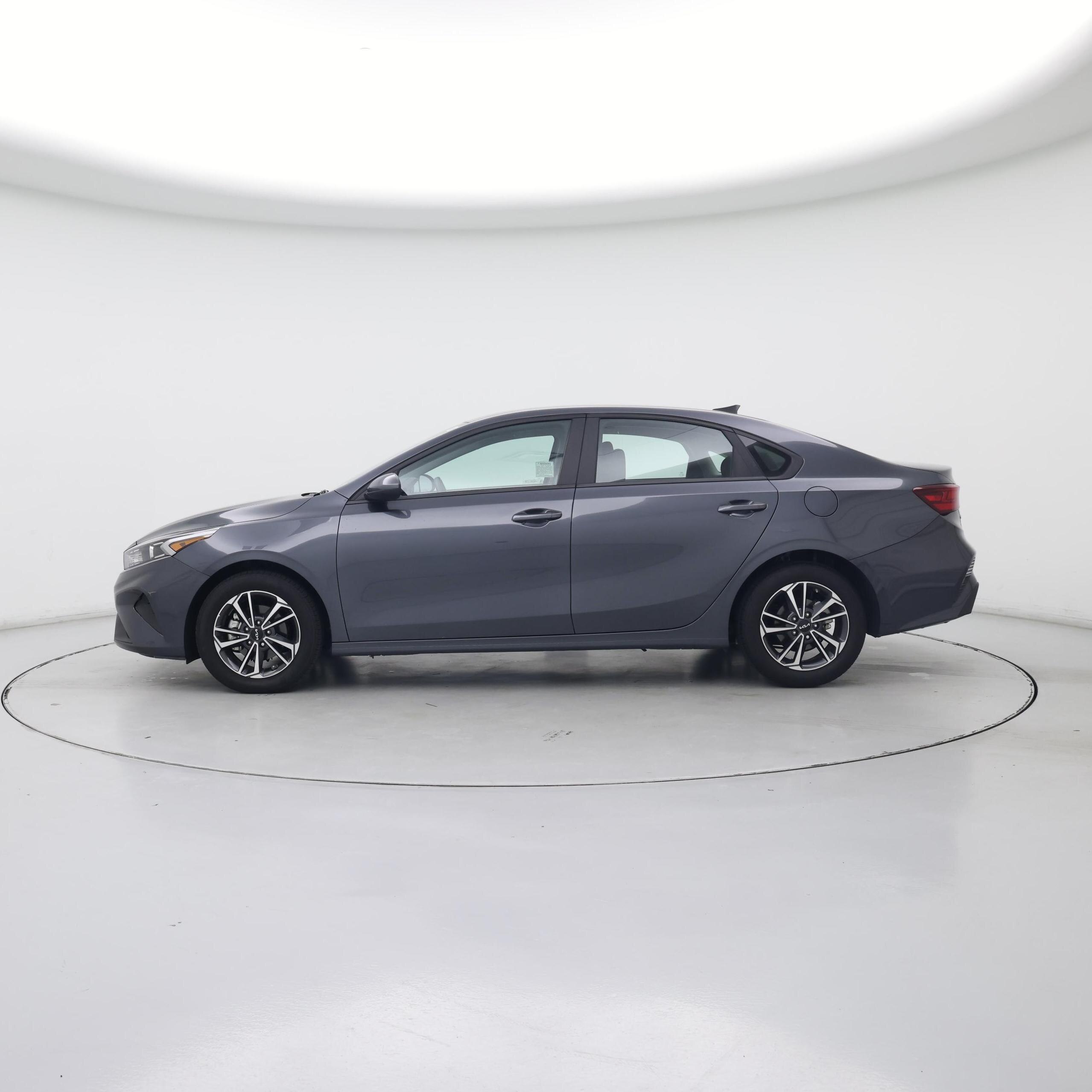 Thumbnail: 2024 Kia Forte - 3
