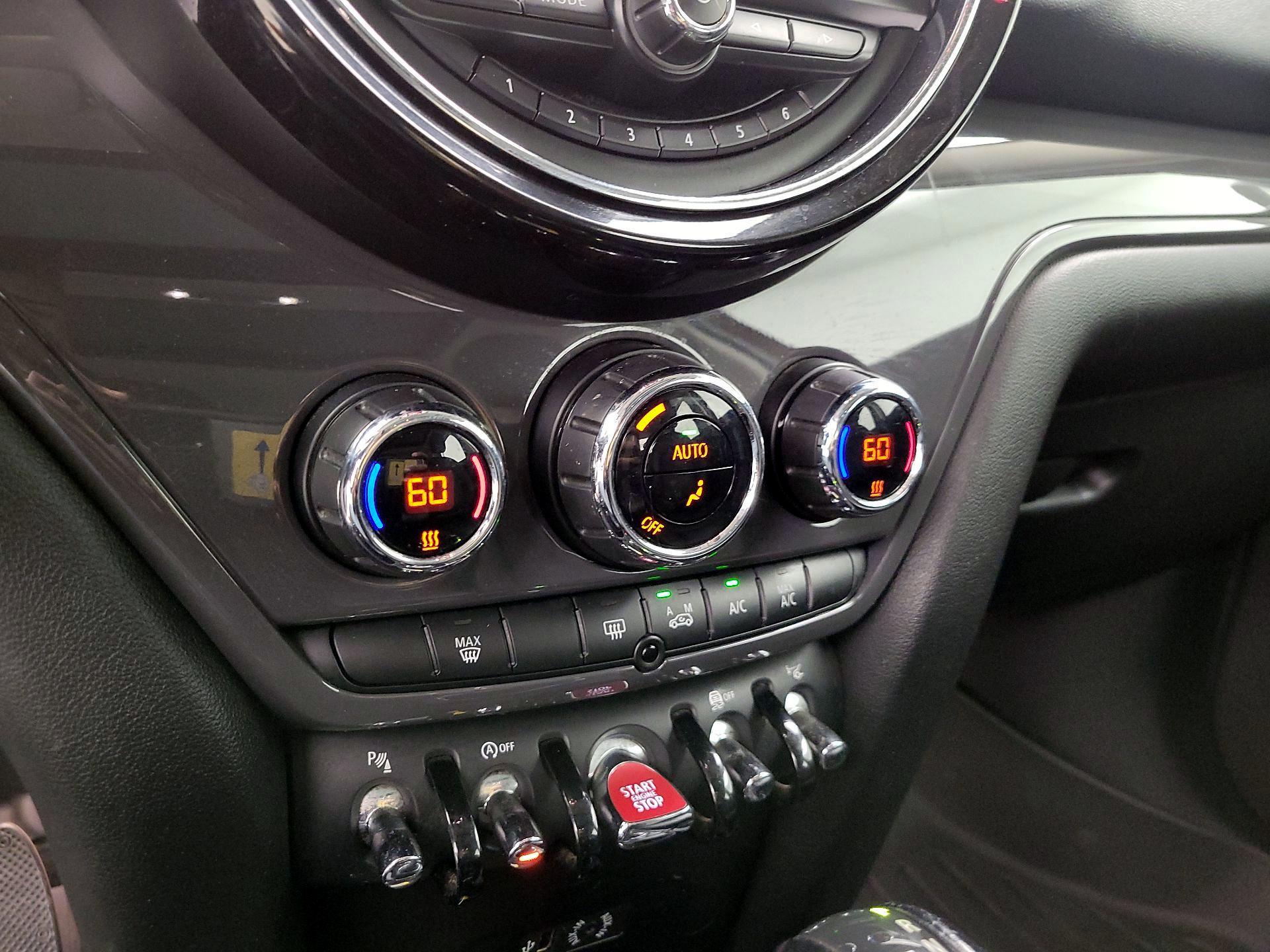 Thumbnail: 2017 MINI Cooper Countryman - 17