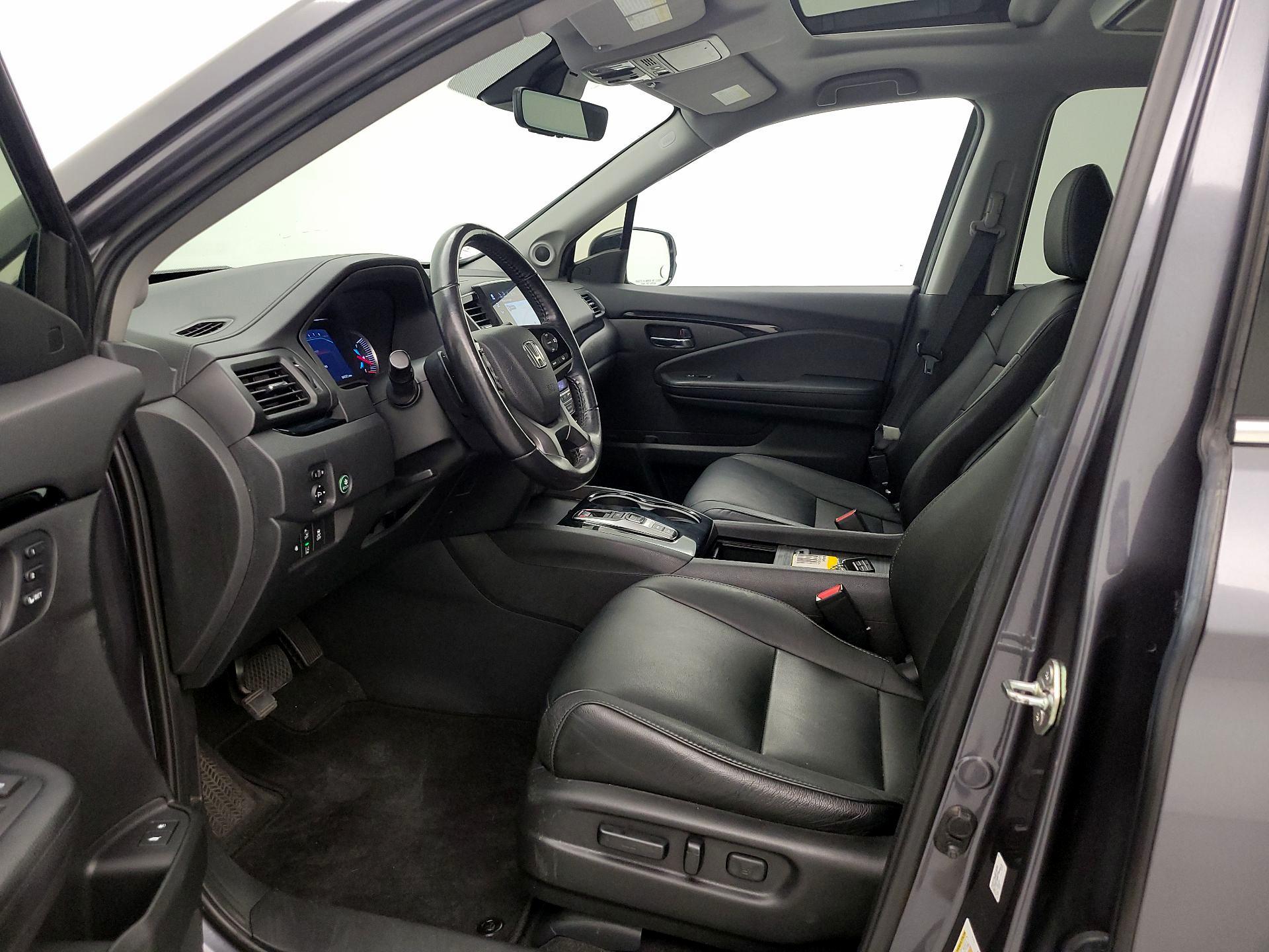 Thumbnail: 2019 Honda Pilot - 9