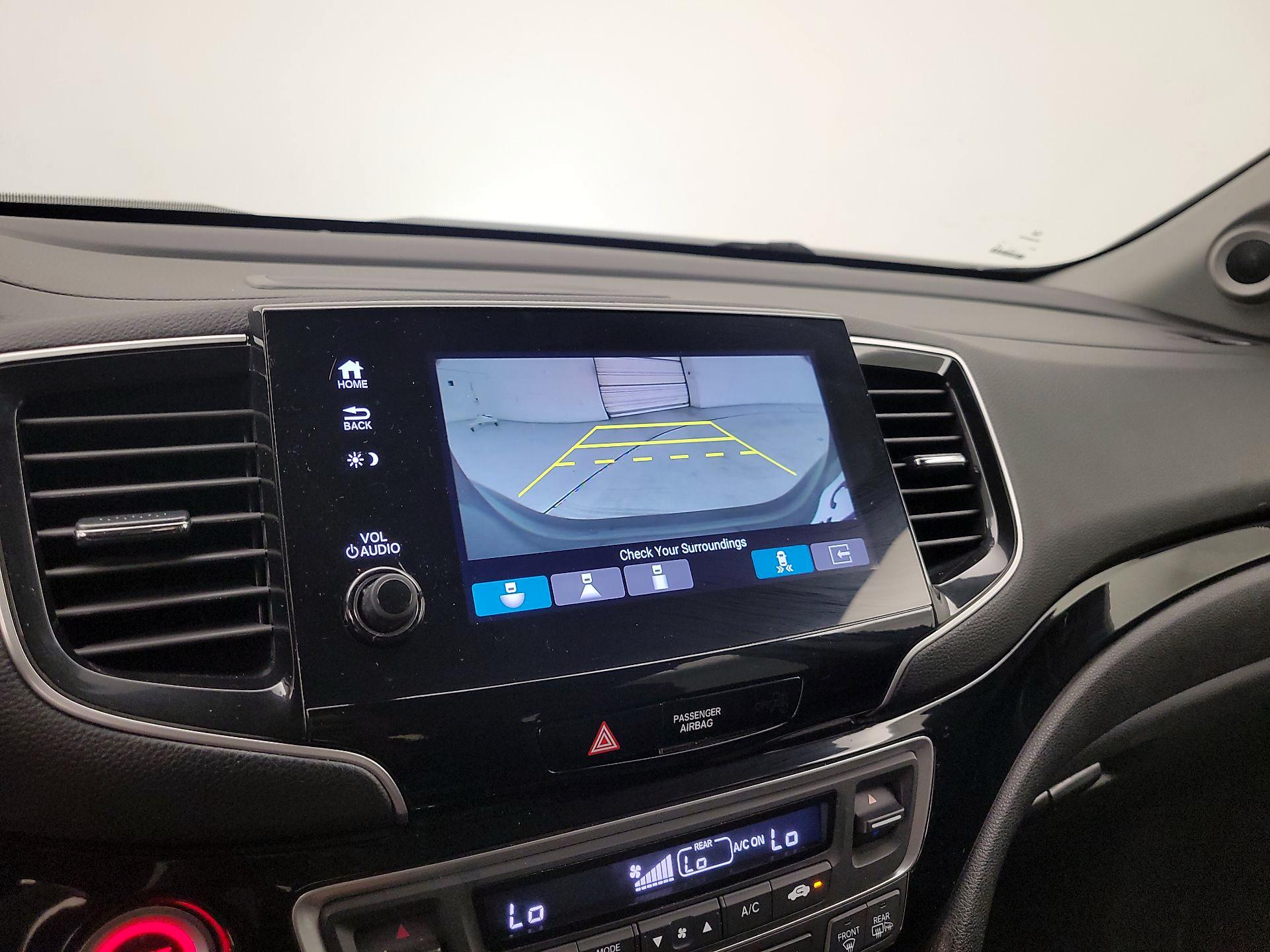 Thumbnail: 2019 Honda Pilot - 13