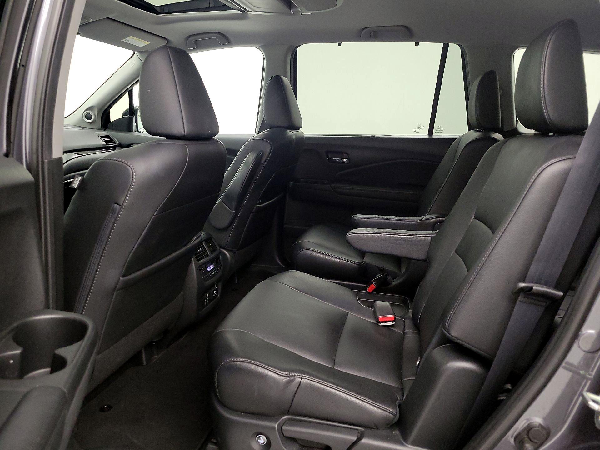 Thumbnail: 2019 Honda Pilot - 19