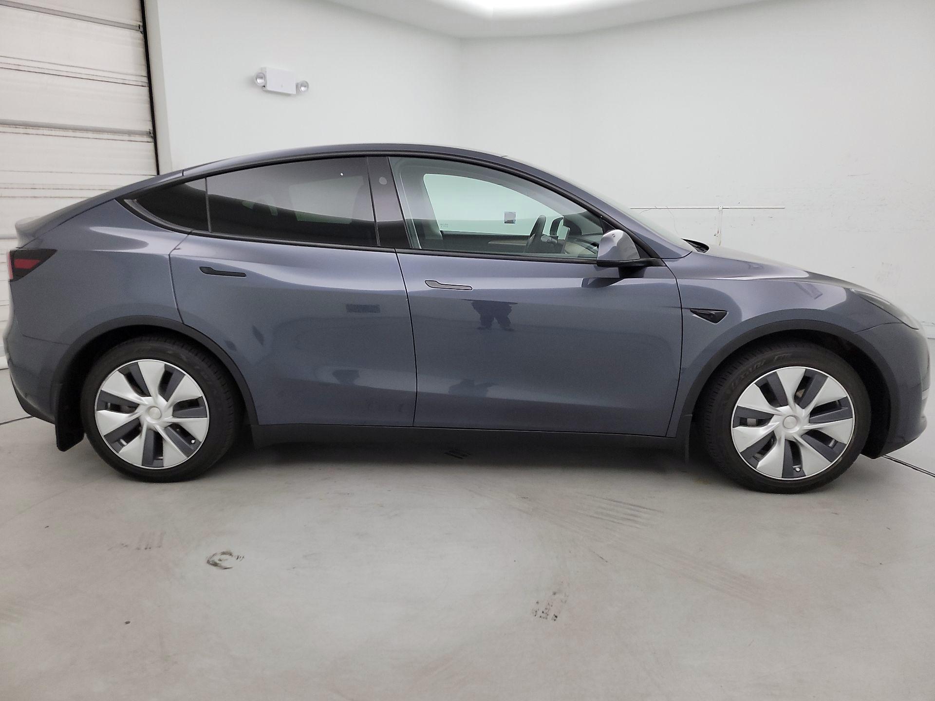 Thumbnail: 2023 Tesla Model Y - 4