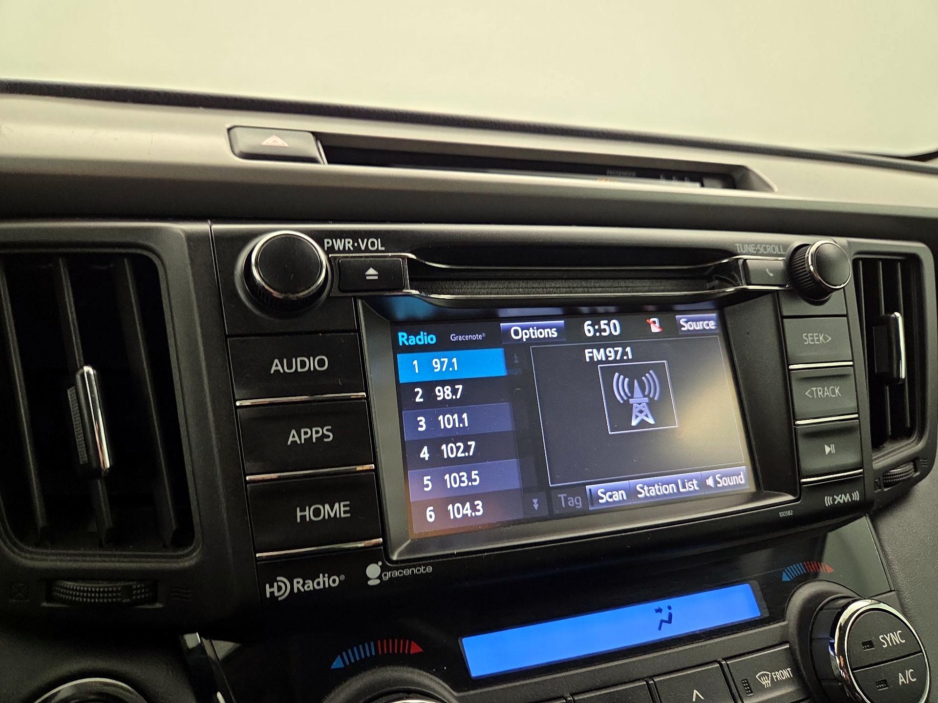 Thumbnail: 2018 Toyota RAV4 - 15