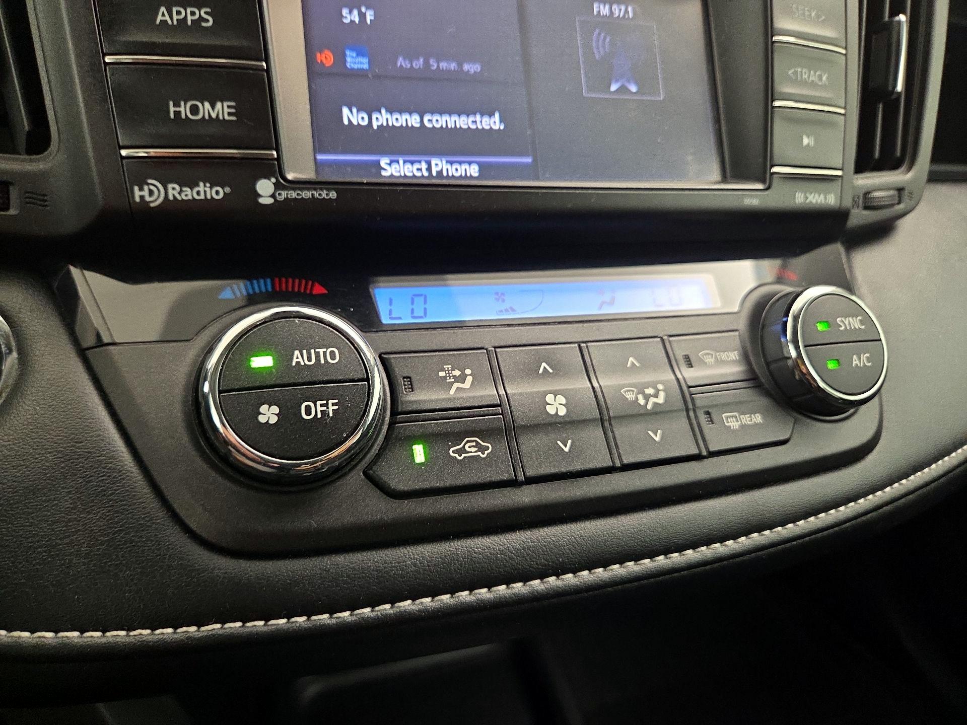 Thumbnail: 2018 Toyota RAV4 - 16