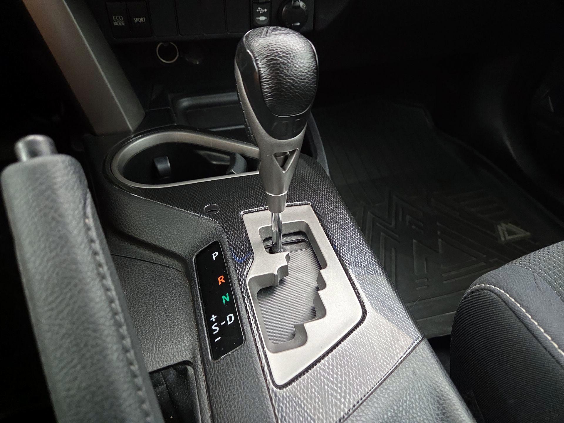 Thumbnail: 2018 Toyota RAV4 - 17