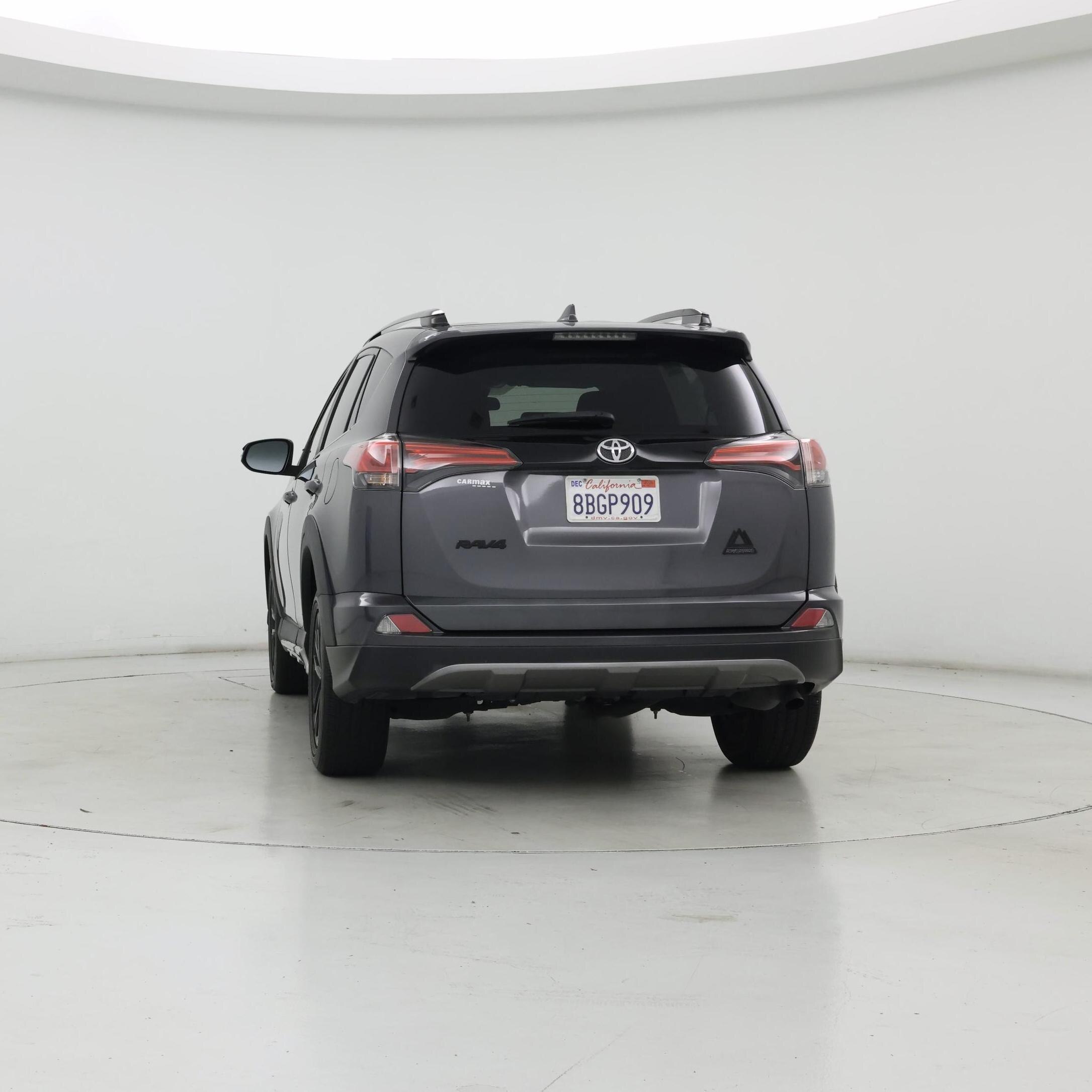 Thumbnail: 2018 Toyota RAV4 - 6