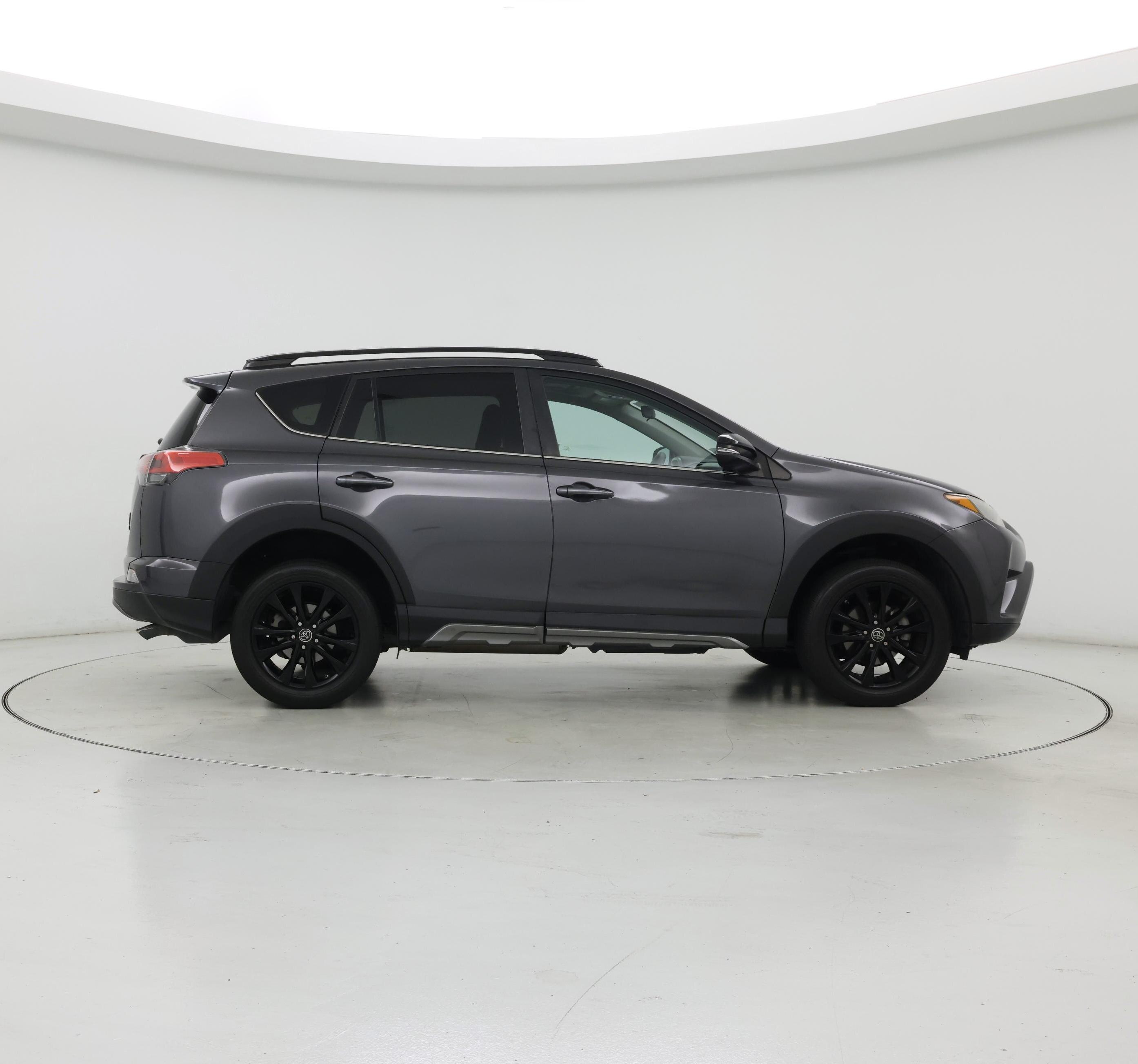 Thumbnail: 2018 Toyota RAV4 - 7