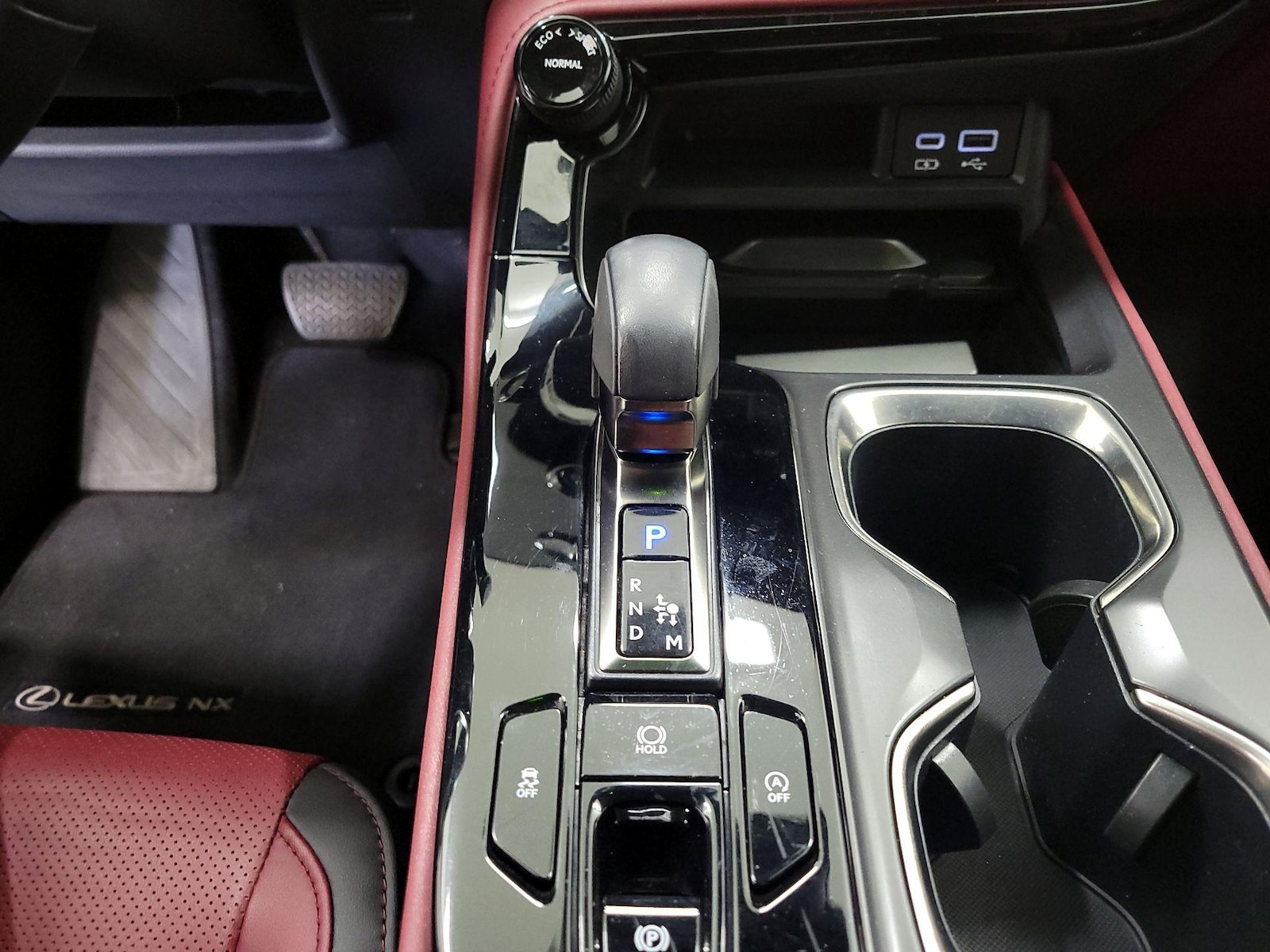 2024 Lexus NX 250 - Photo 18