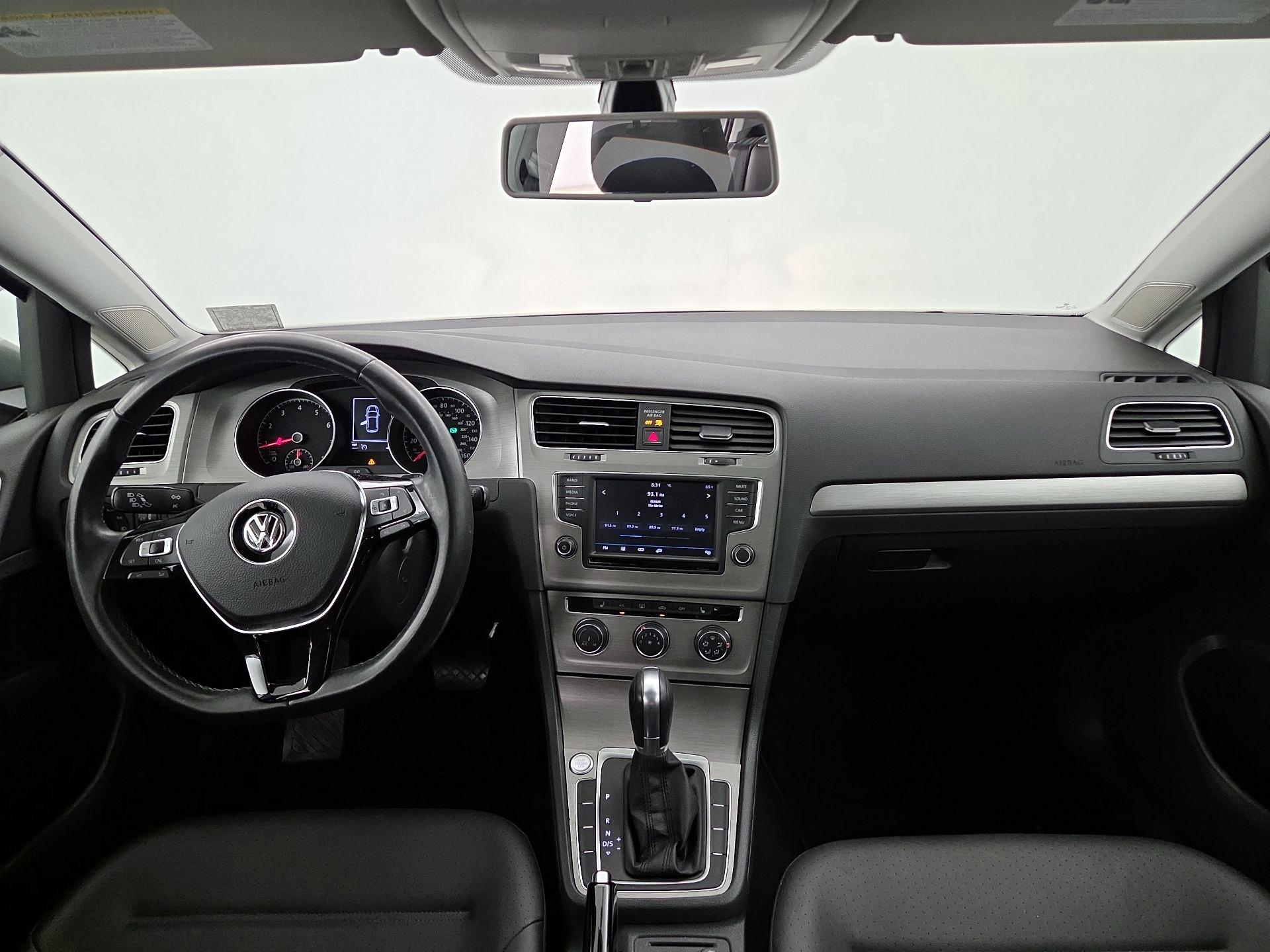 Thumbnail: 2017 Volkswagen Golf - 9