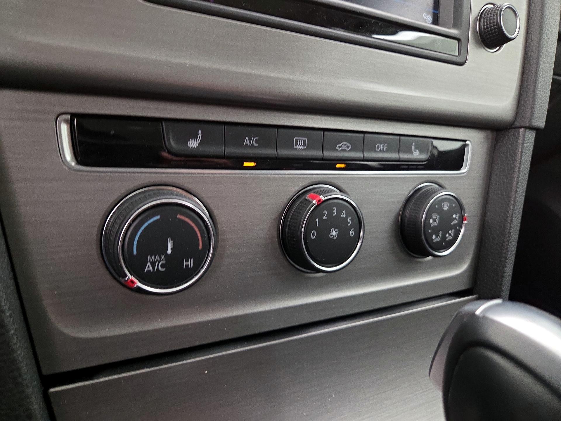 Thumbnail: 2017 Volkswagen Golf - 16