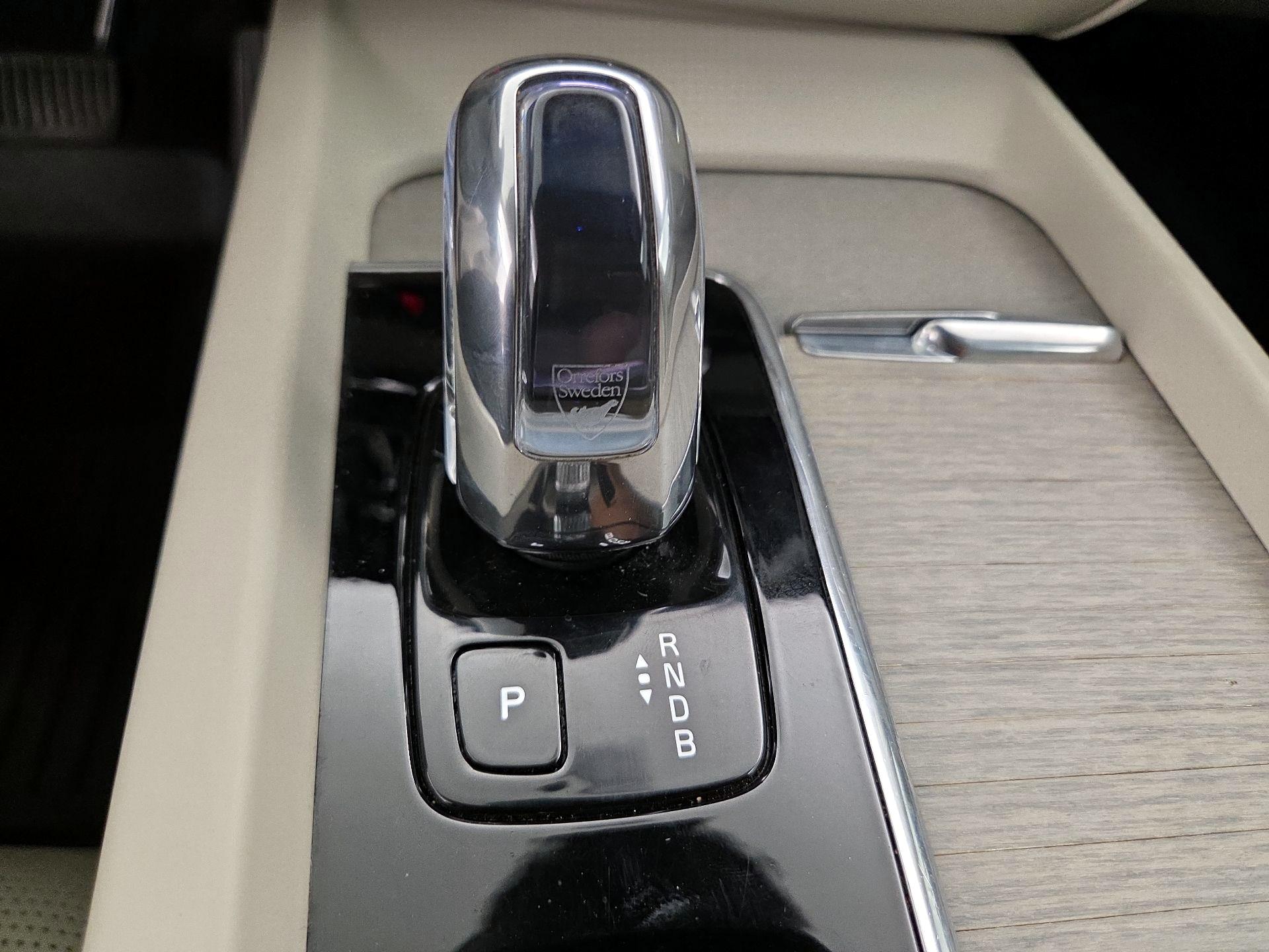 Thumbnail: 2018 Volvo XC60 - 18