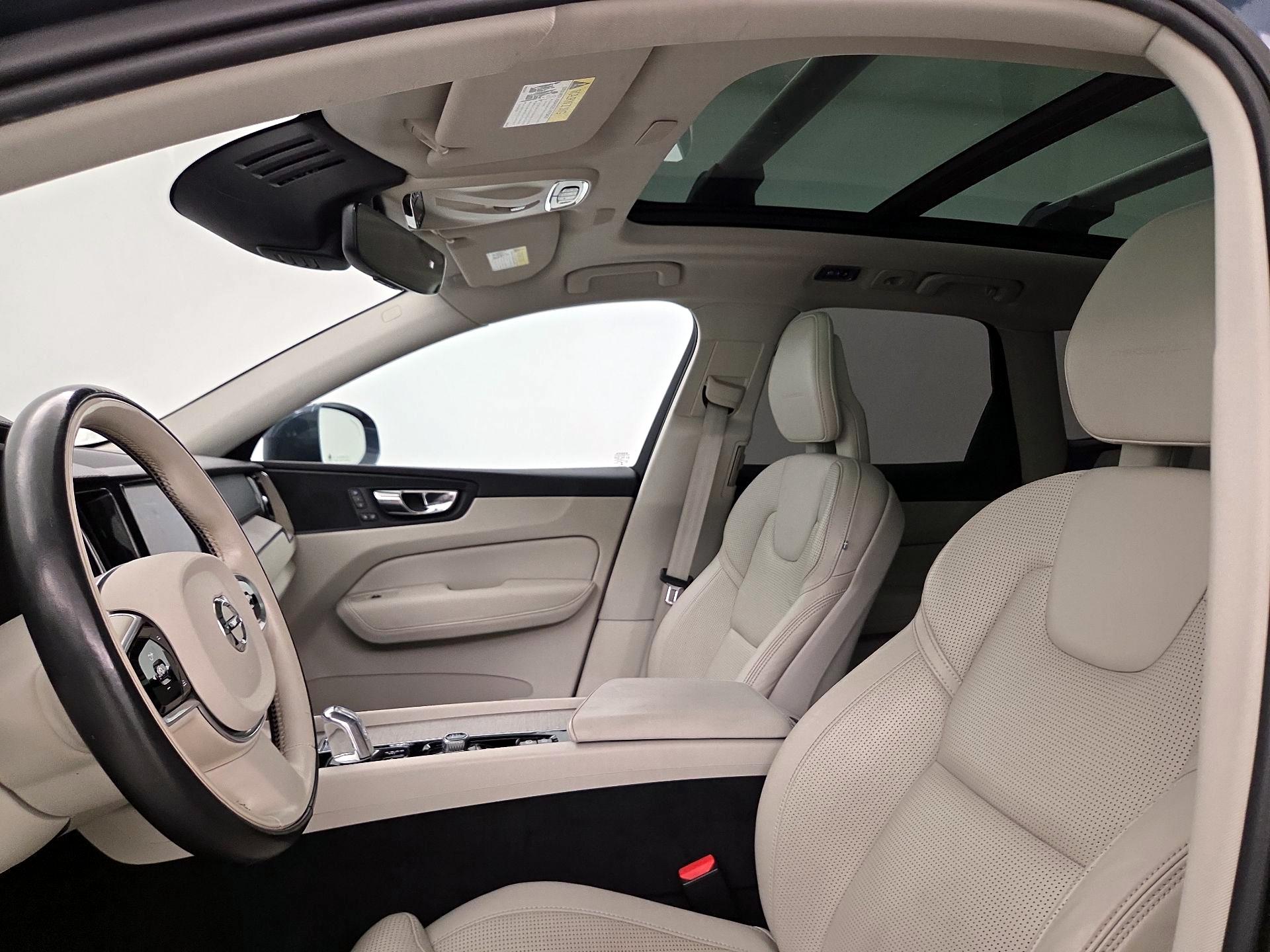 Thumbnail: 2018 Volvo XC60 - 20