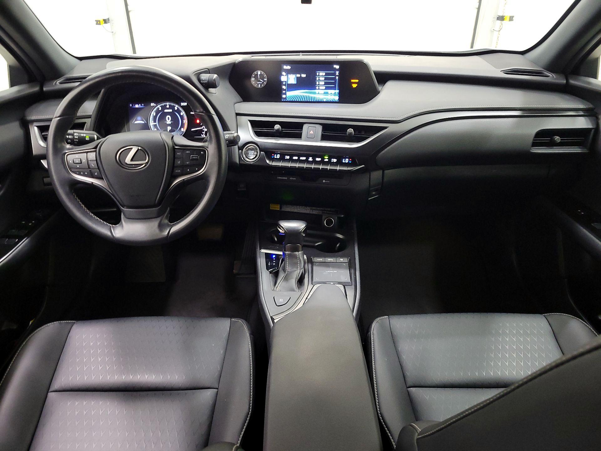 Thumbnail: 2022 Lexus UX - 9