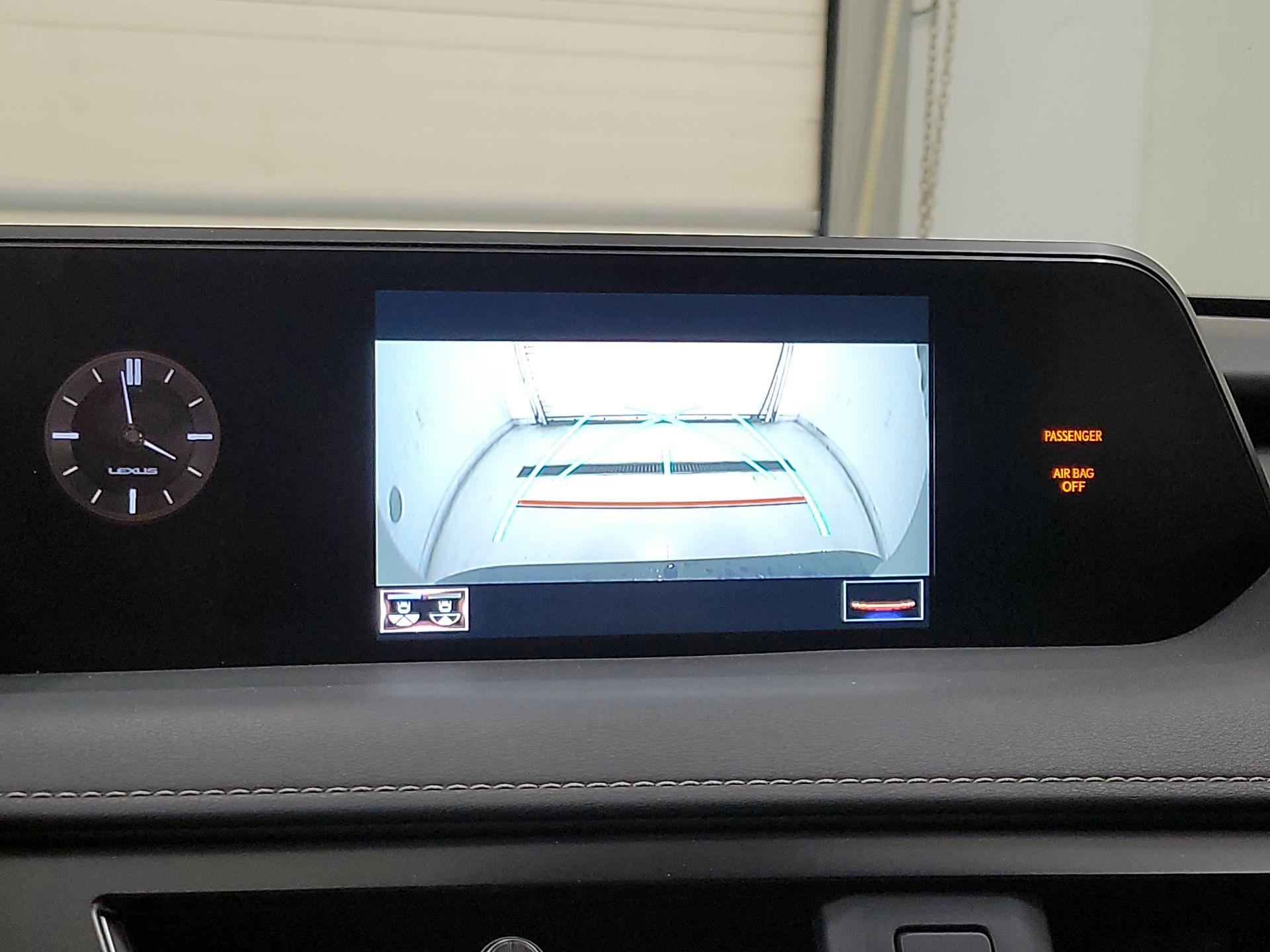 Thumbnail: 2022 Lexus UX - 14