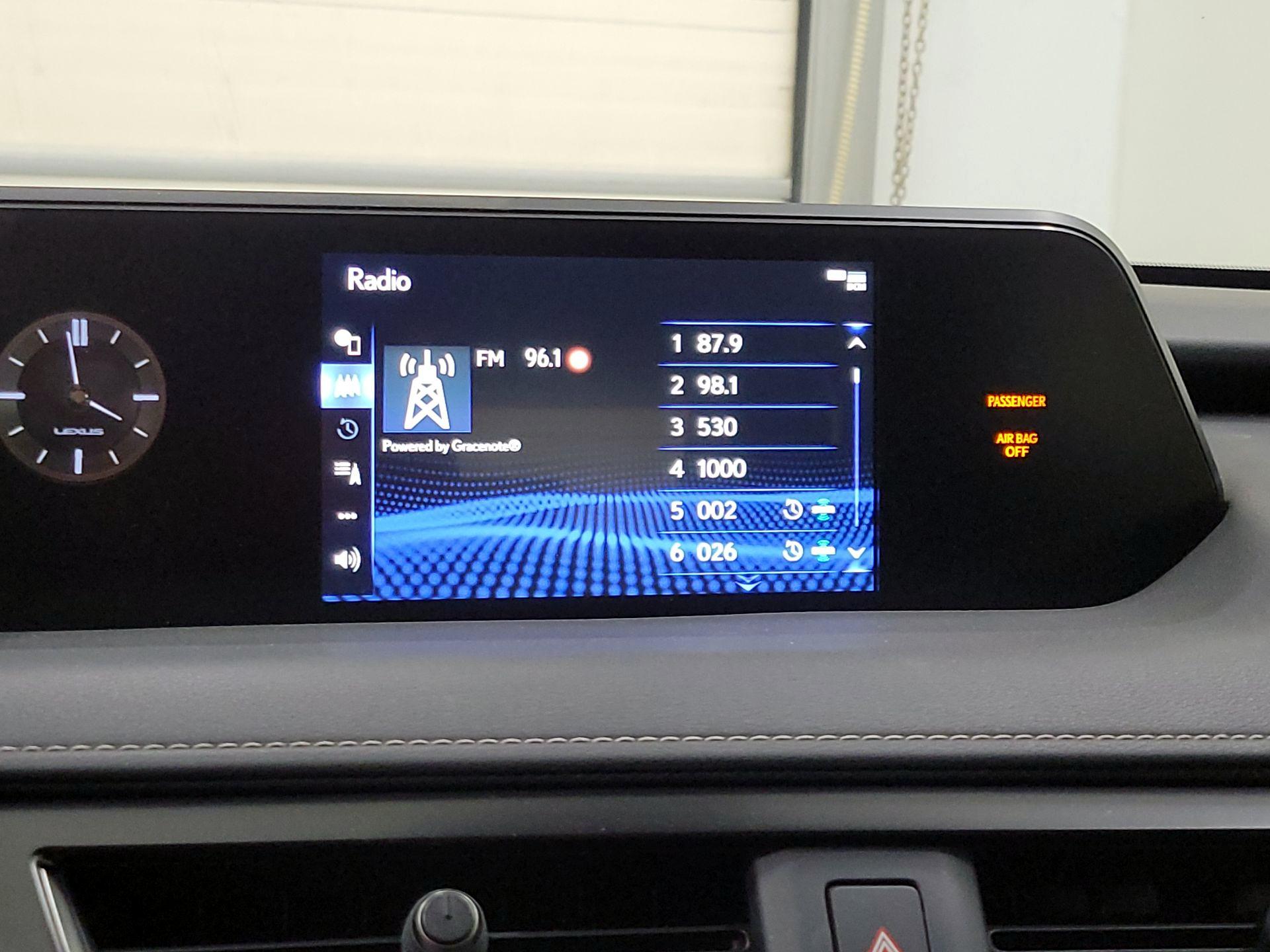 Thumbnail: 2022 Lexus UX - 15