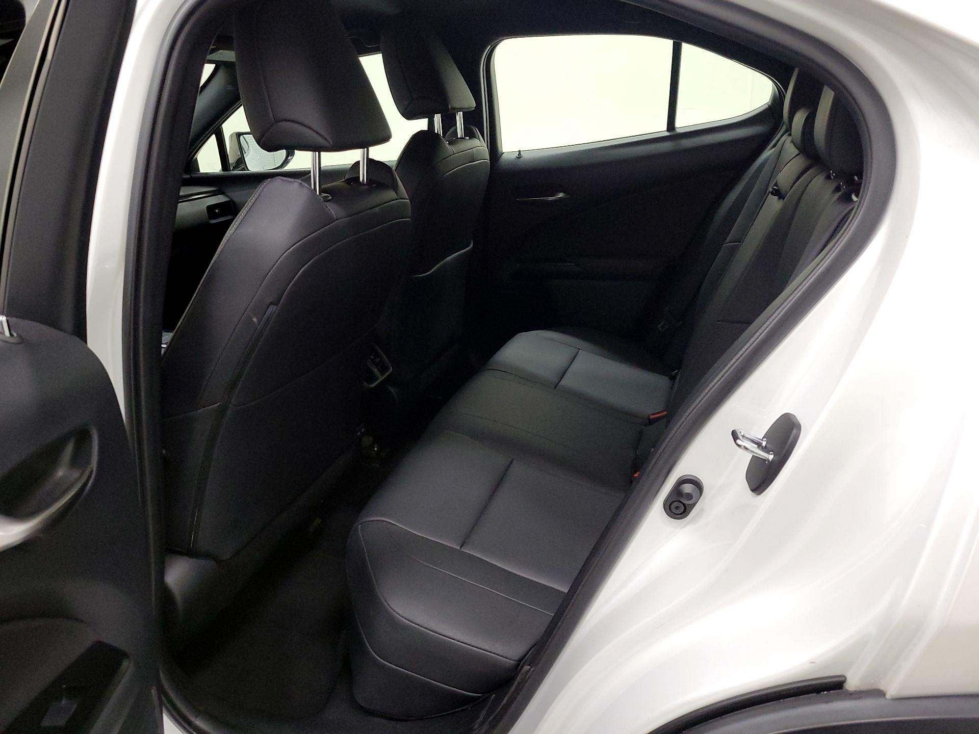 Thumbnail: 2022 Lexus UX - 19