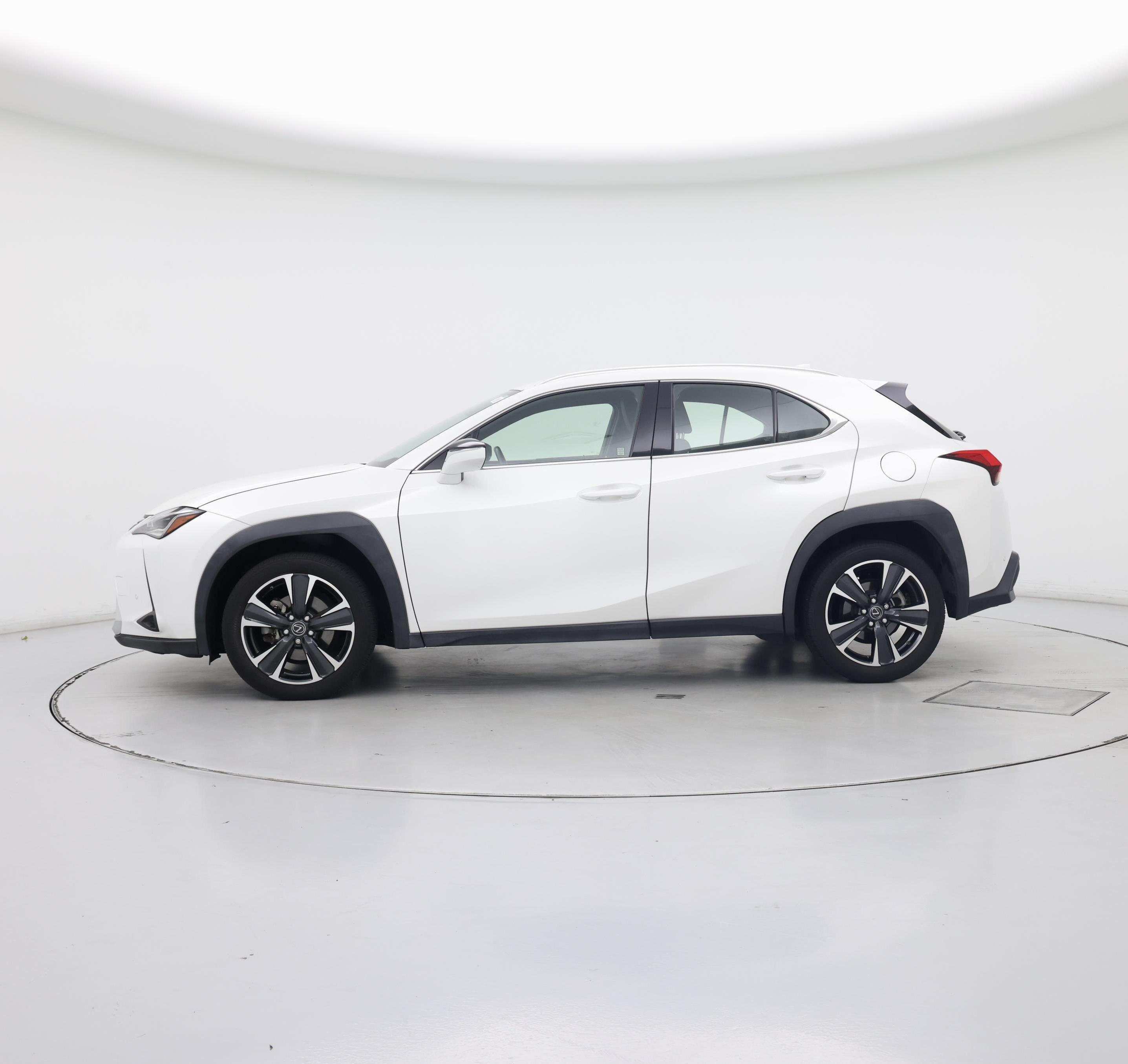 Thumbnail: 2022 Lexus UX - 3