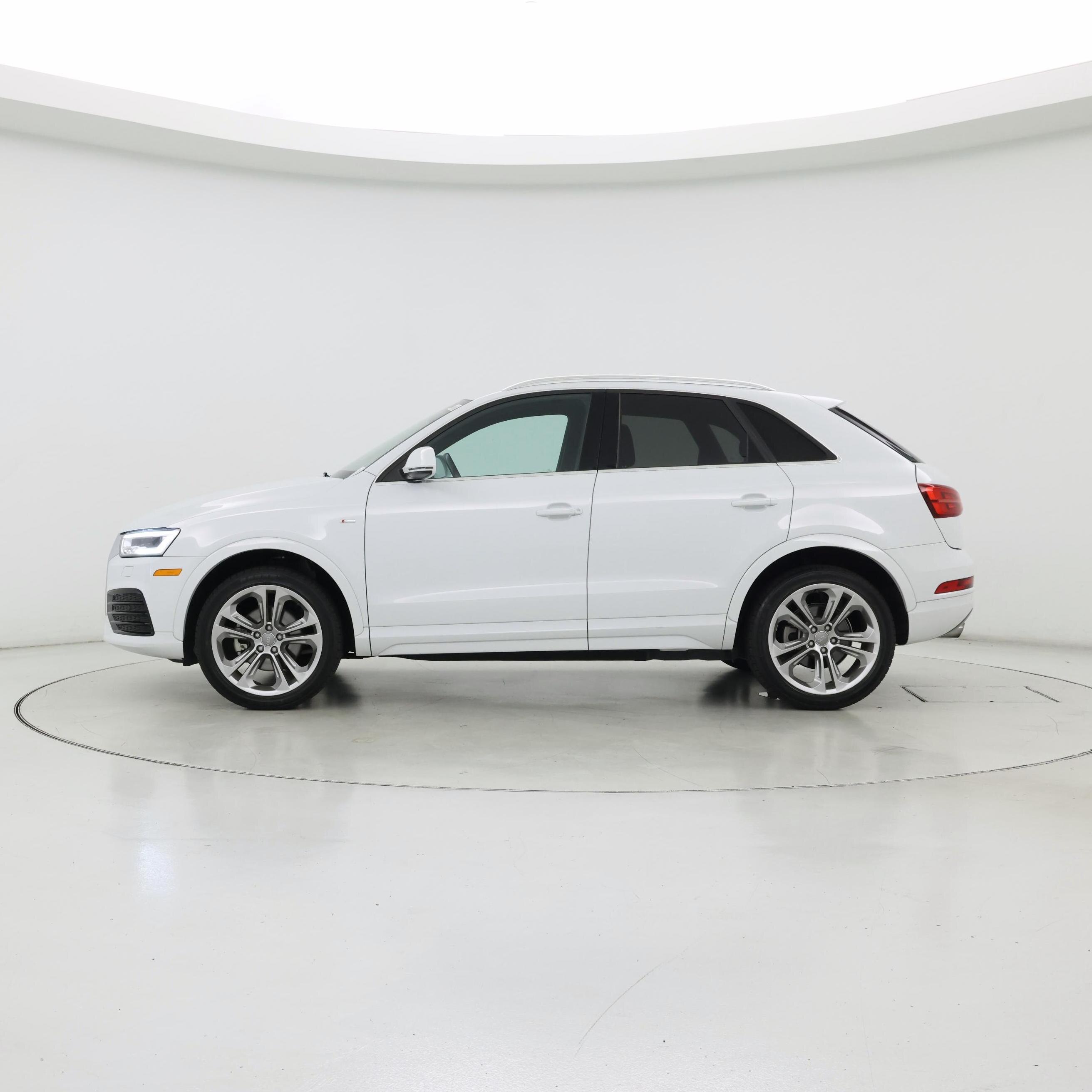 Thumbnail: 2018 Audi Q3 - 3