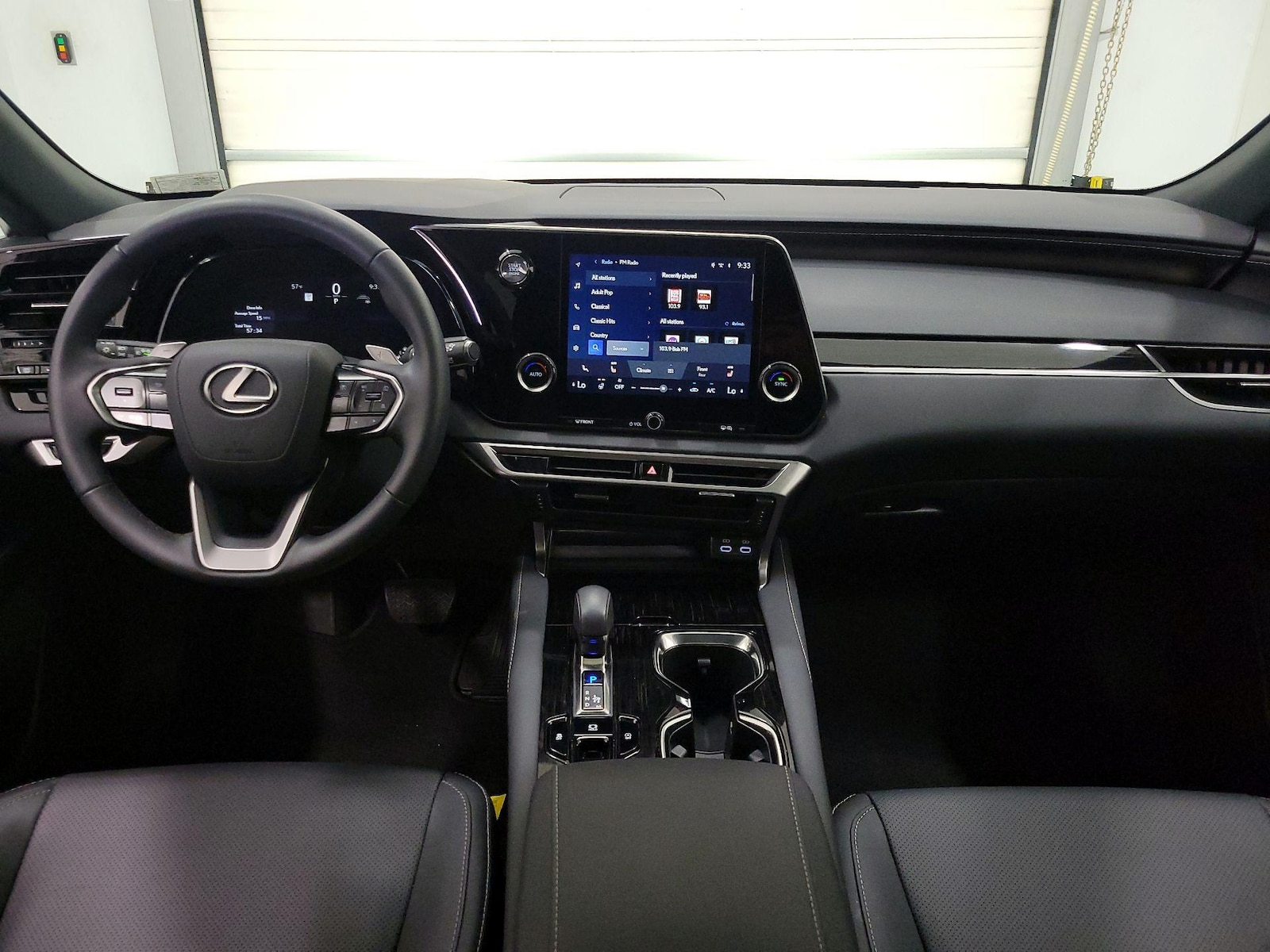 2025 Lexus RX 350 - Photo 10
