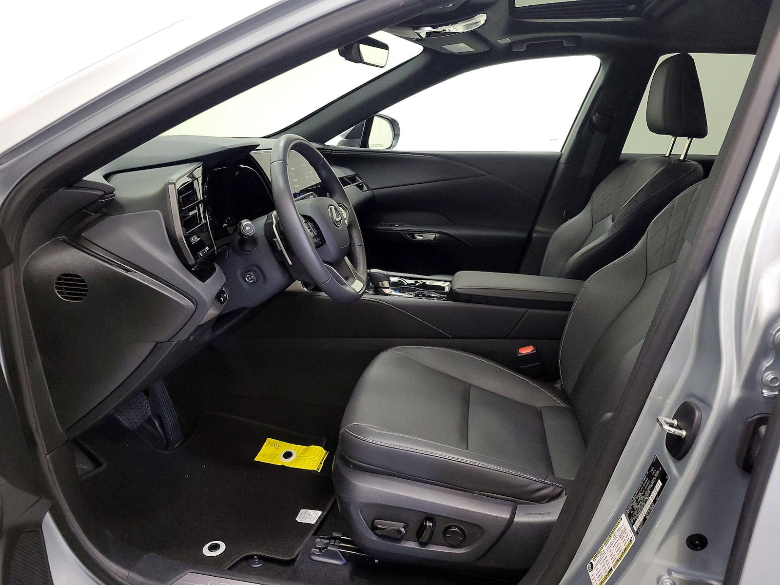 2025 Lexus RX 350 - Photo 12