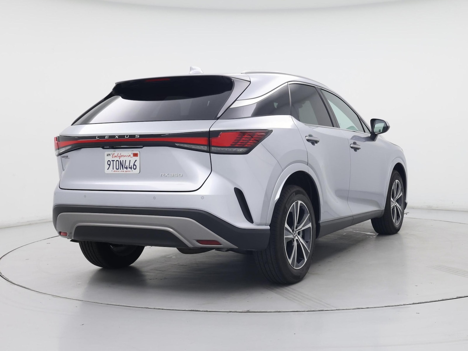 2025 Lexus RX 350 - Photo 9