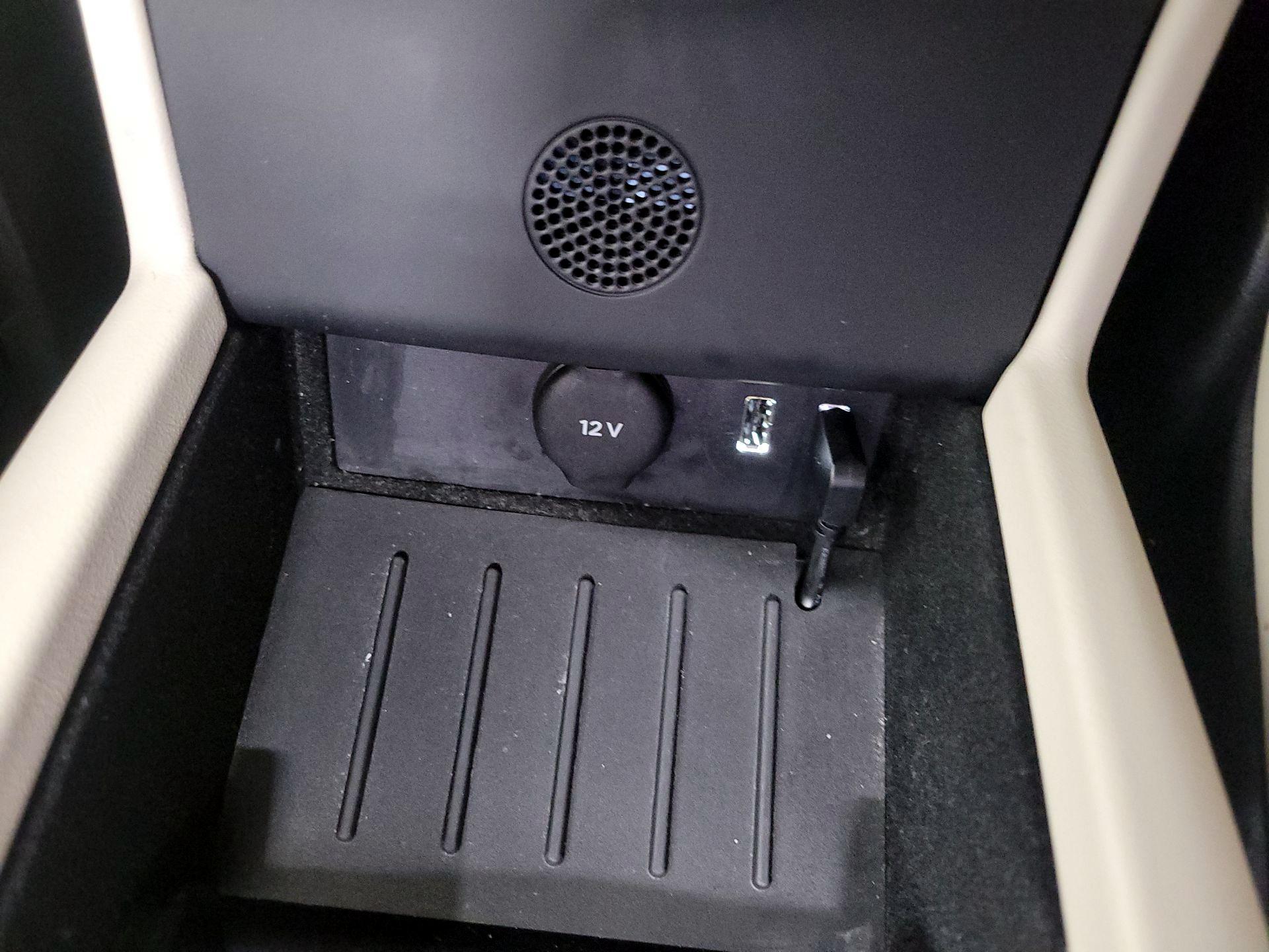 Thumbnail: 2020 Tesla Model X - 18