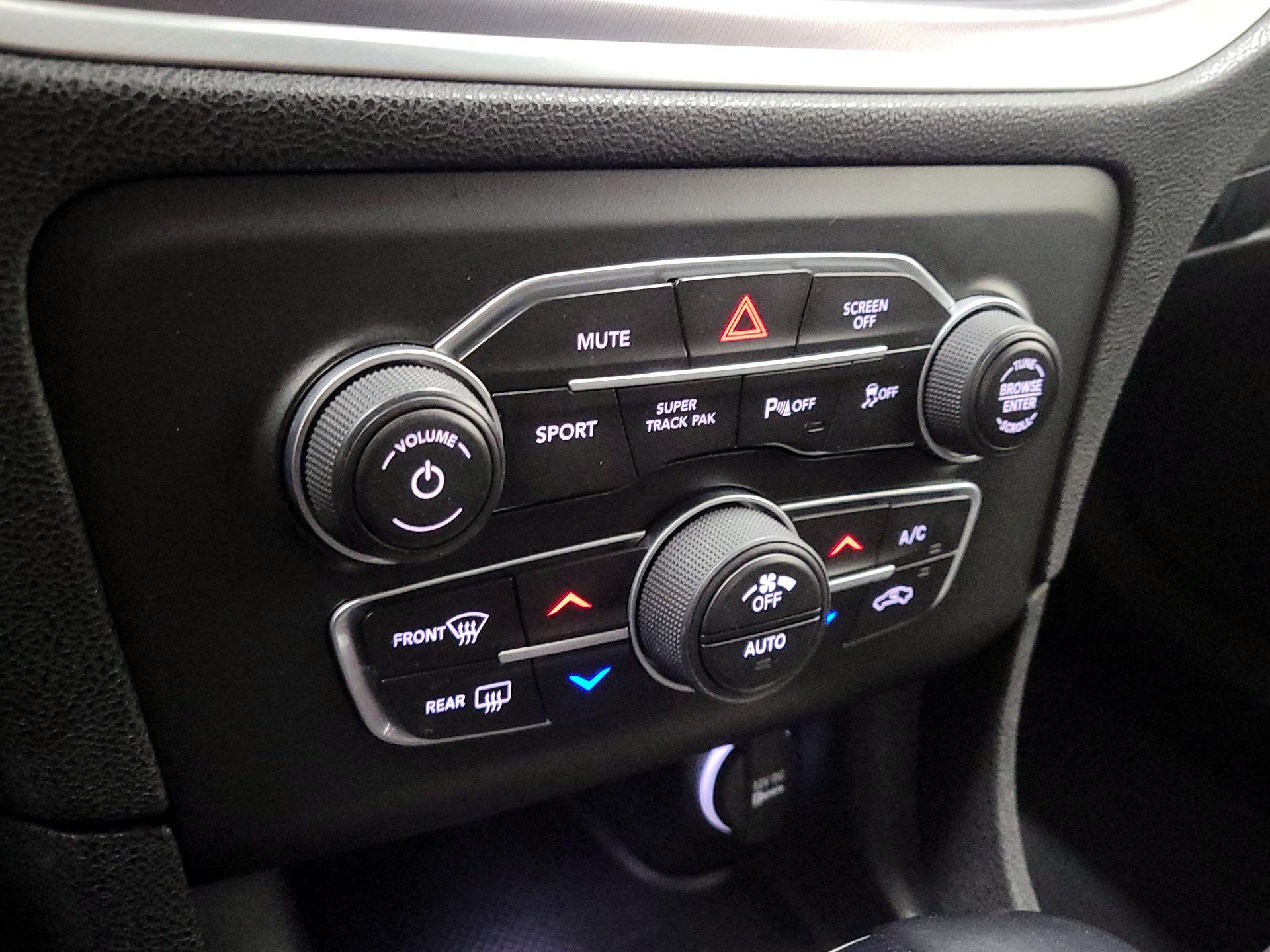 Thumbnail: 2021 Dodge Charger - 16