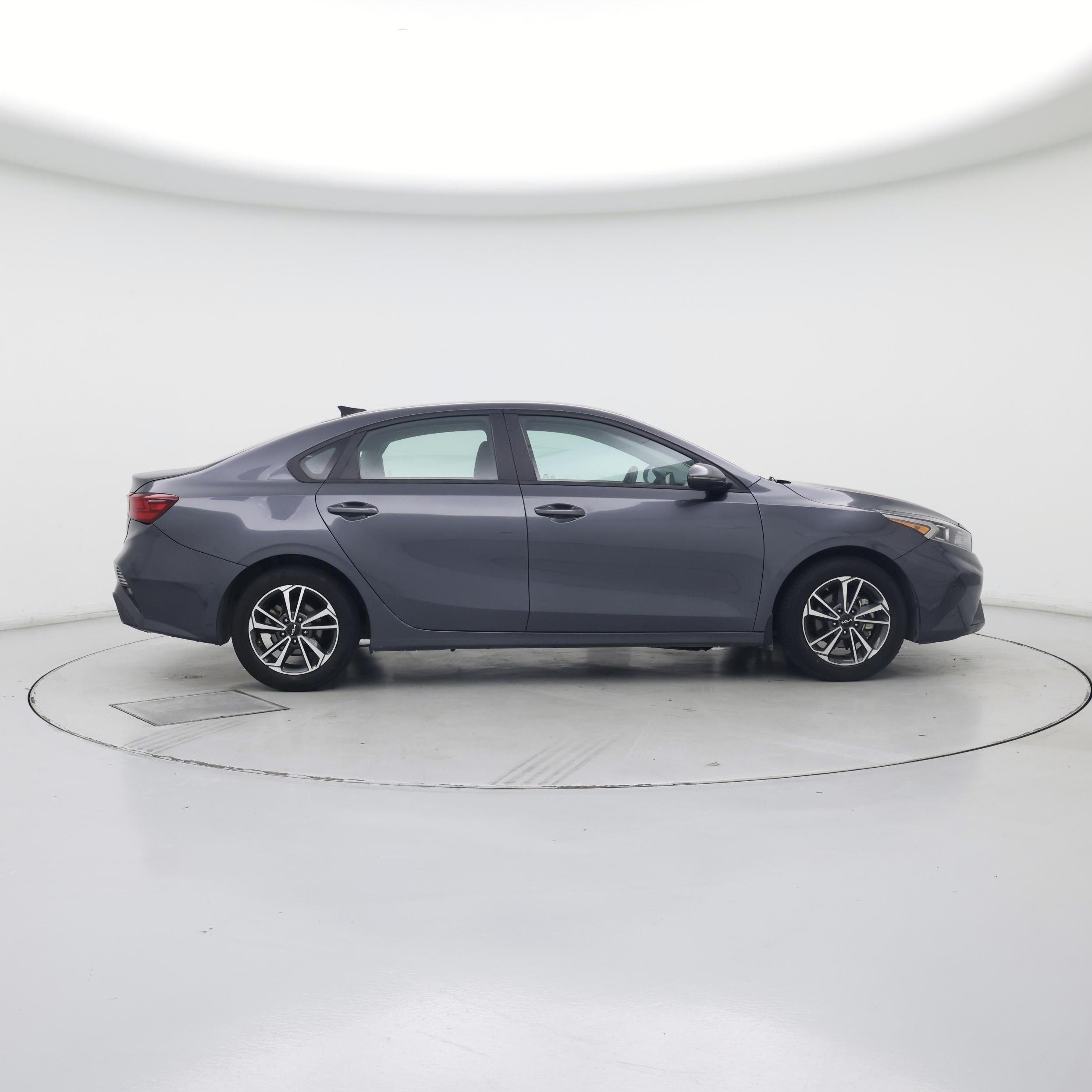 Thumbnail: 2023 Kia Forte - 7