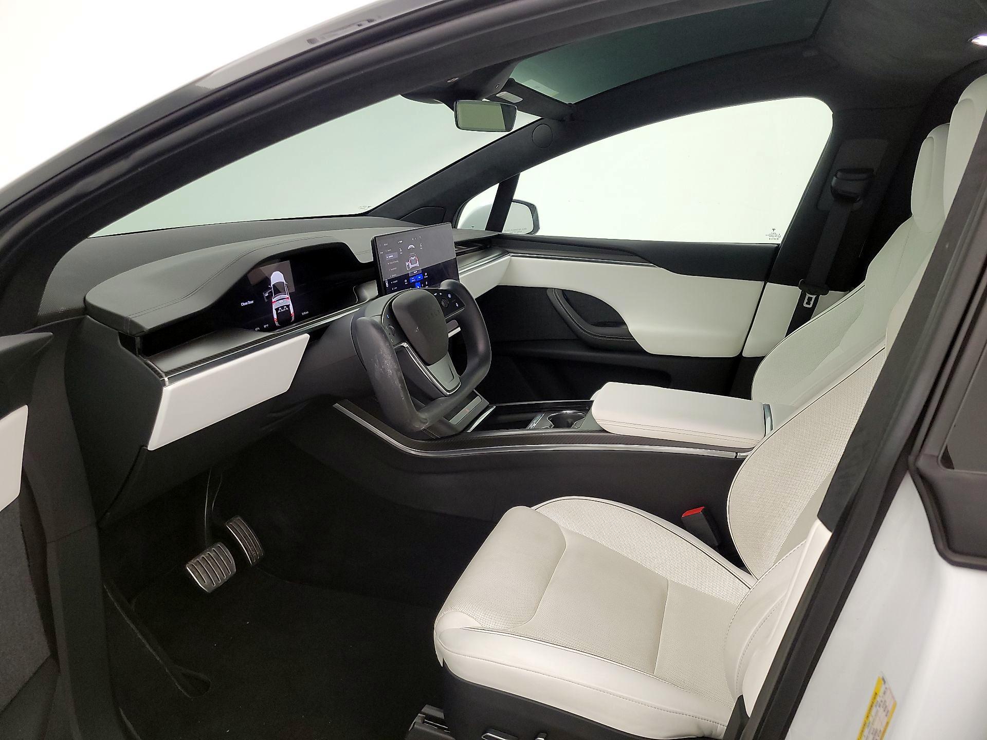 Thumbnail: 2022 Tesla Model X - 11