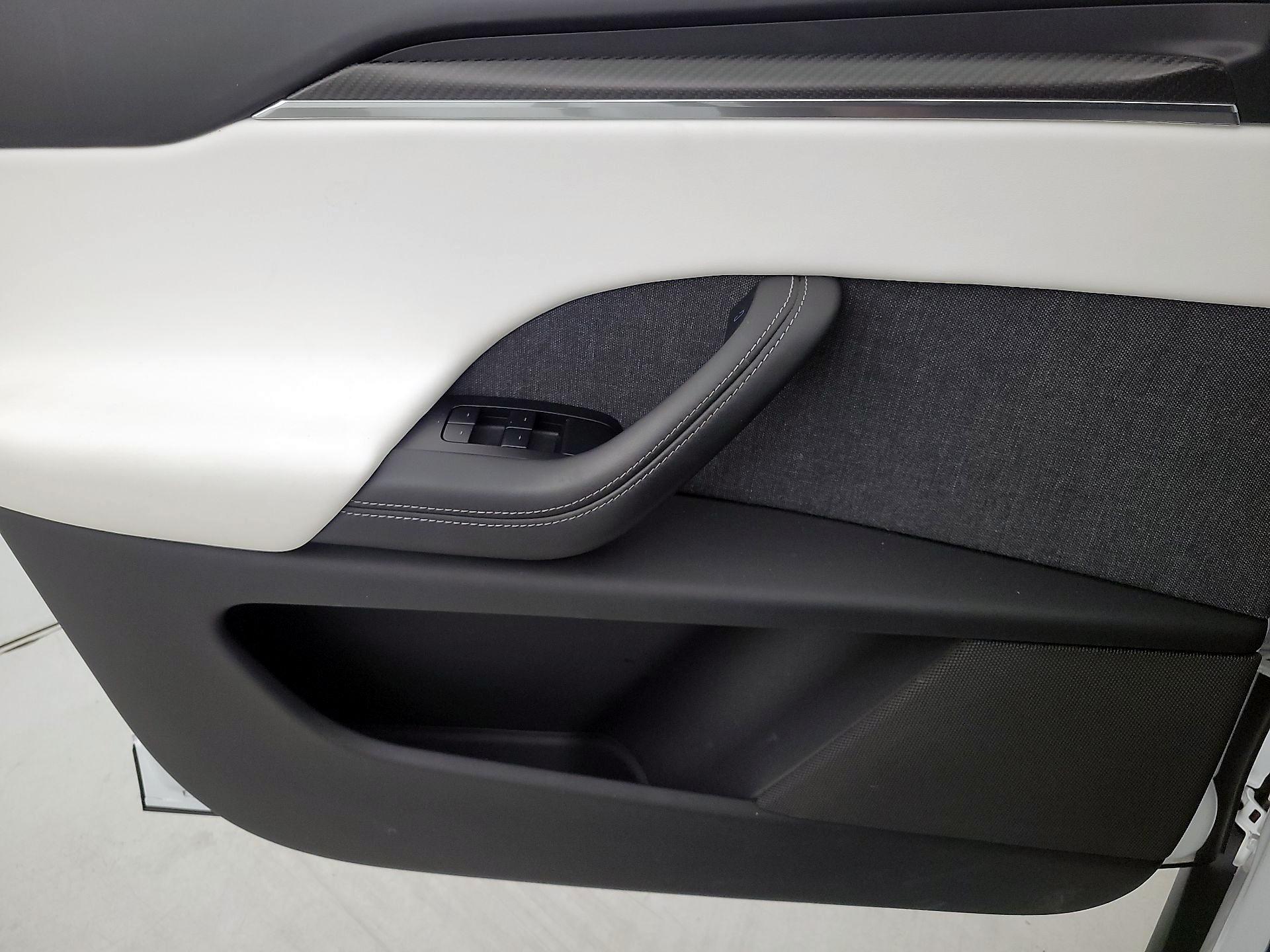 Thumbnail: 2022 Tesla Model X - 12