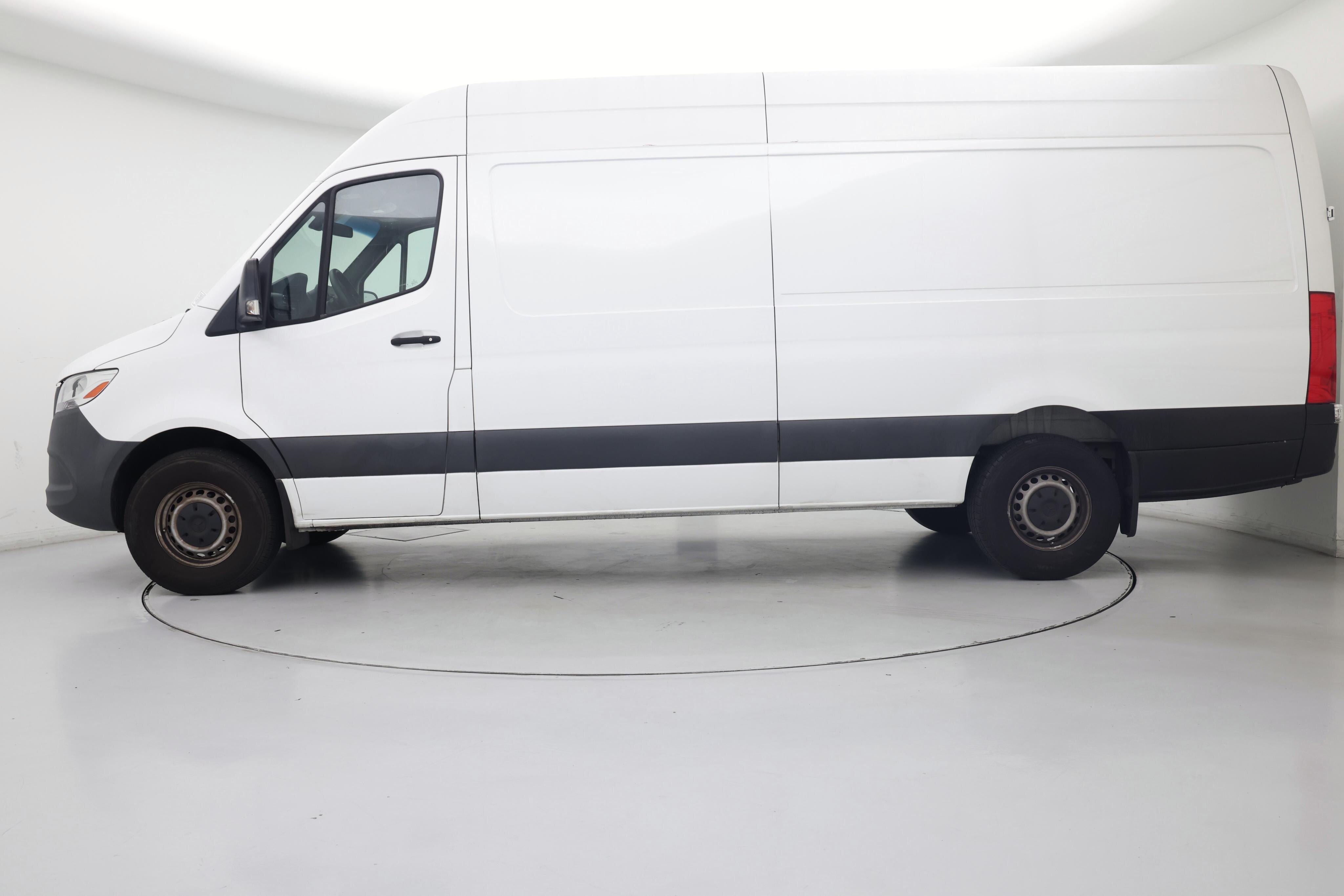 Thumbnail: 2023 Mercedes-Benz Sprinter - 3