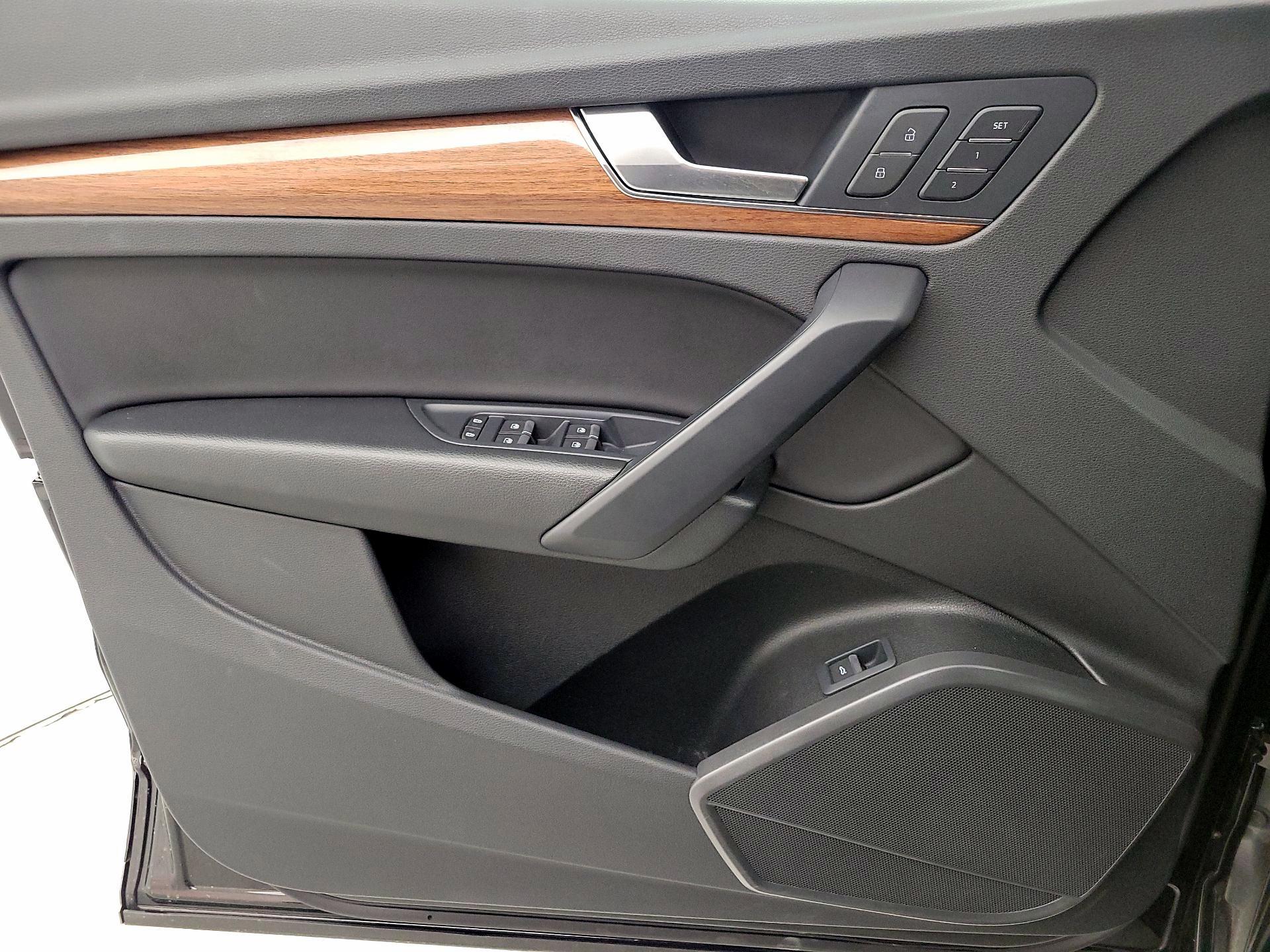 Thumbnail: 2021 Audi Q5 - 12