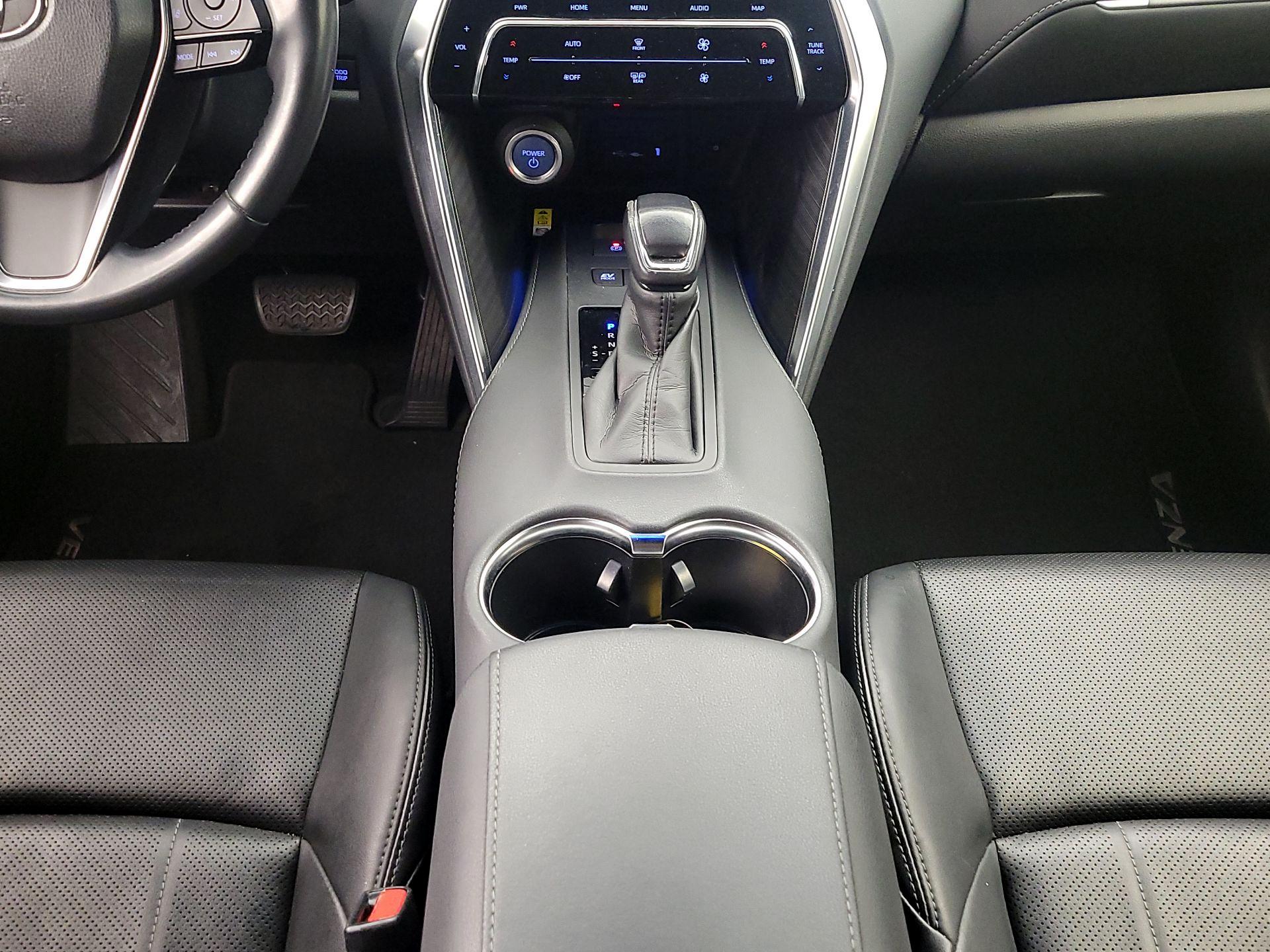 Thumbnail: 2021 Toyota Venza - 18