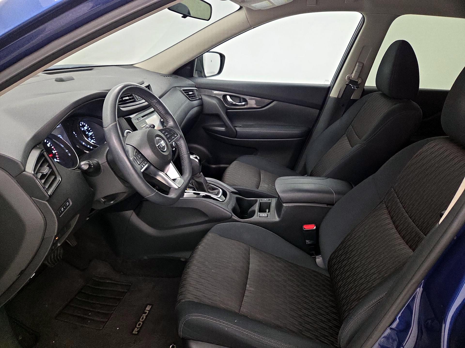 Thumbnail: 2017 Nissan Rogue - 11