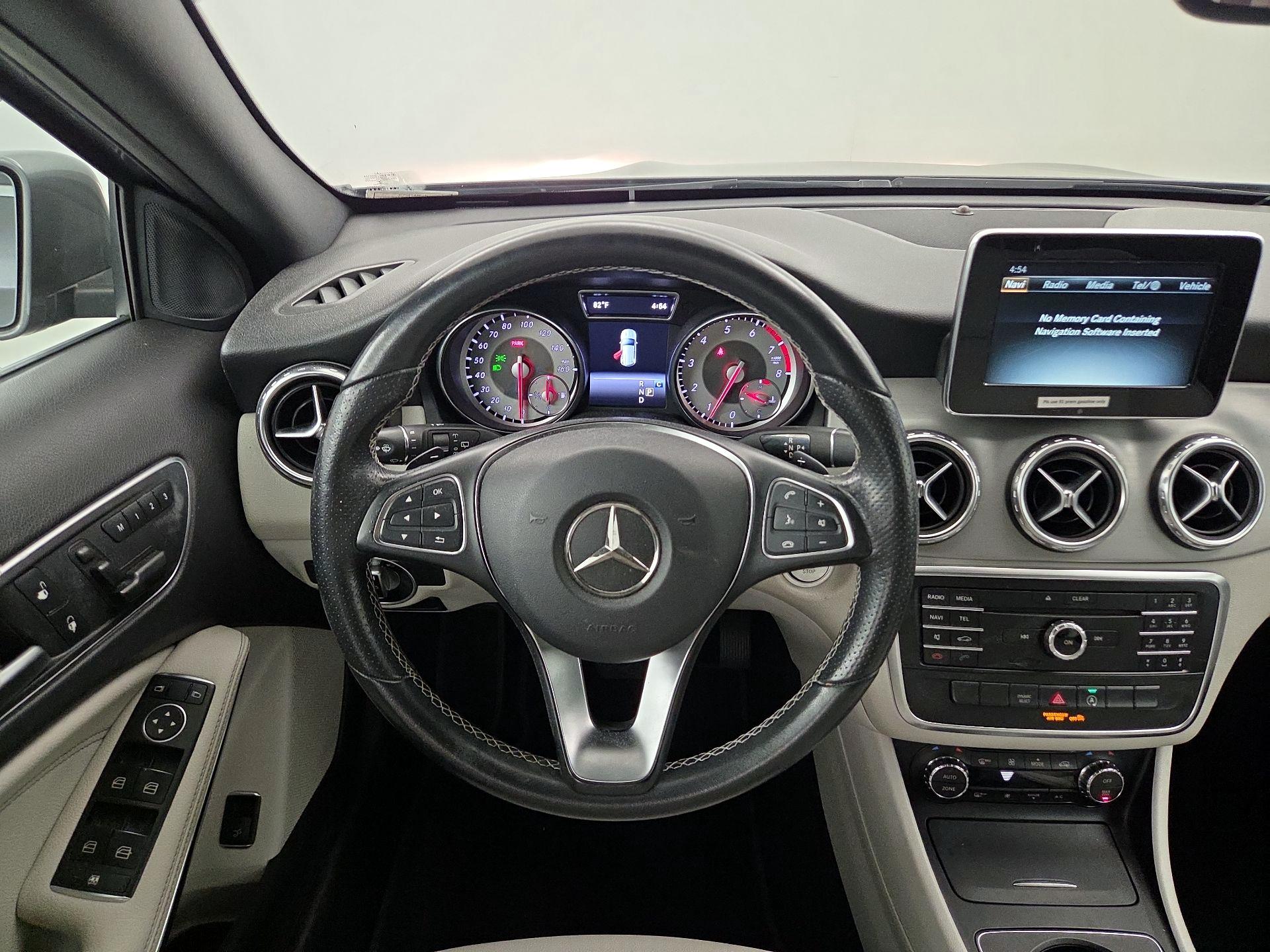 Thumbnail: 2017 Mercedes-Benz GLA - 10