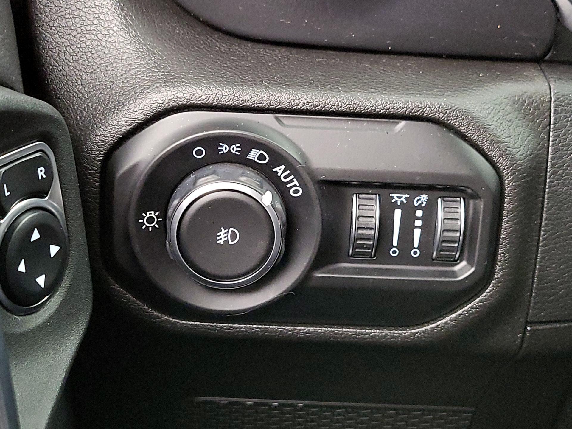 Thumbnail: 2021 Jeep Wrangler - 11