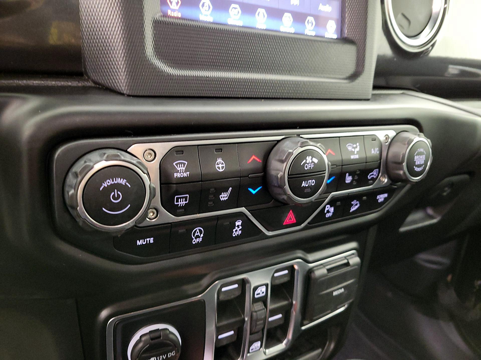 Thumbnail: 2021 Jeep Wrangler - 14